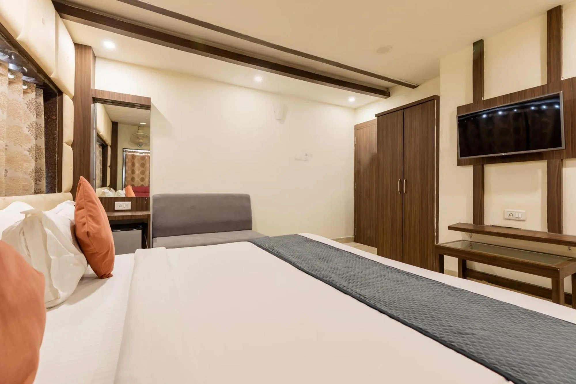 Bed in FabHotel Prime The Oasis