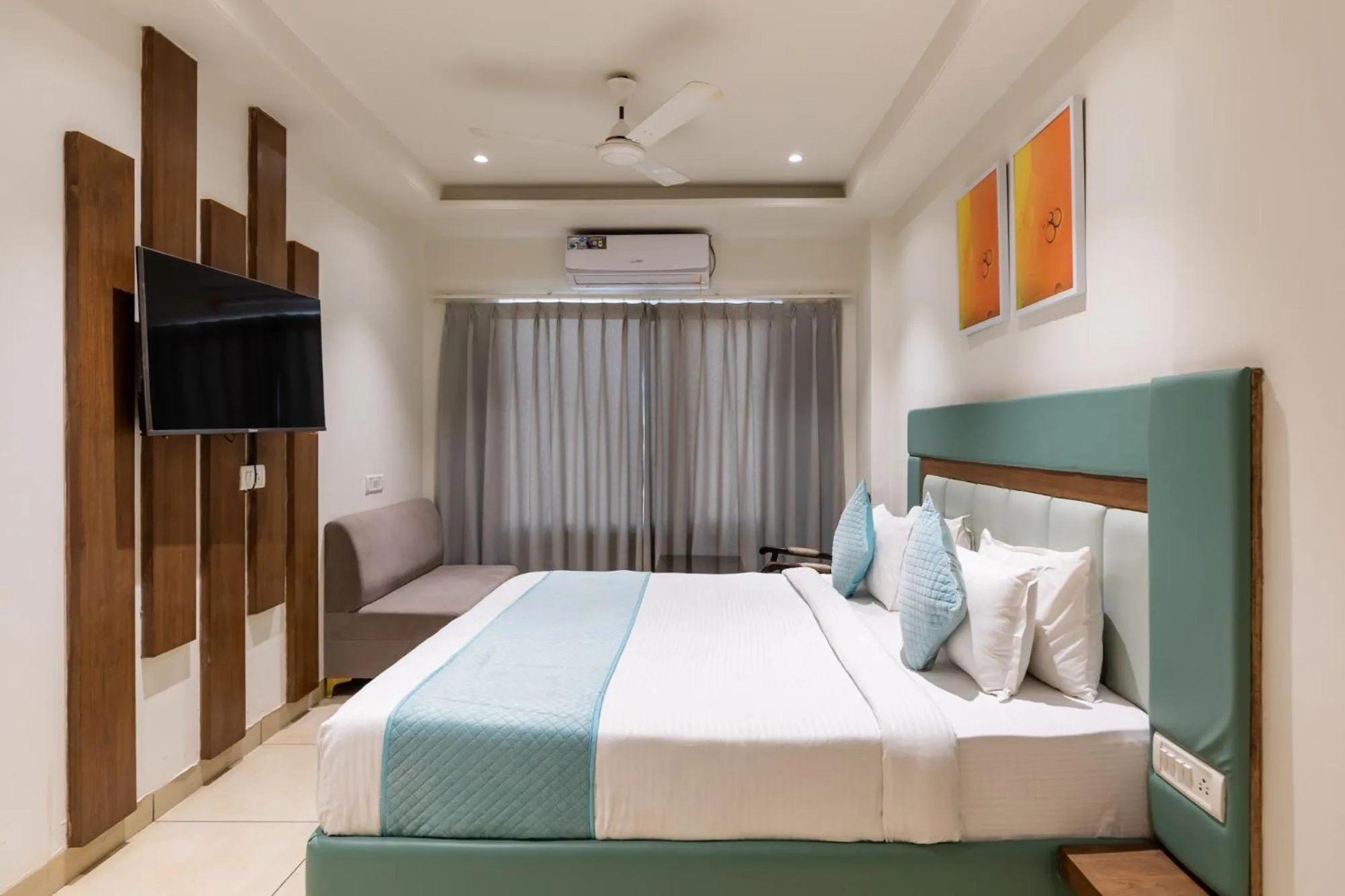 Bed in FabHotel The Oasis