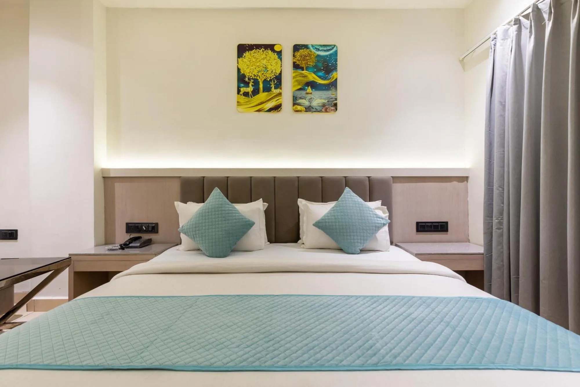 Bed in FabHotel The Oasis