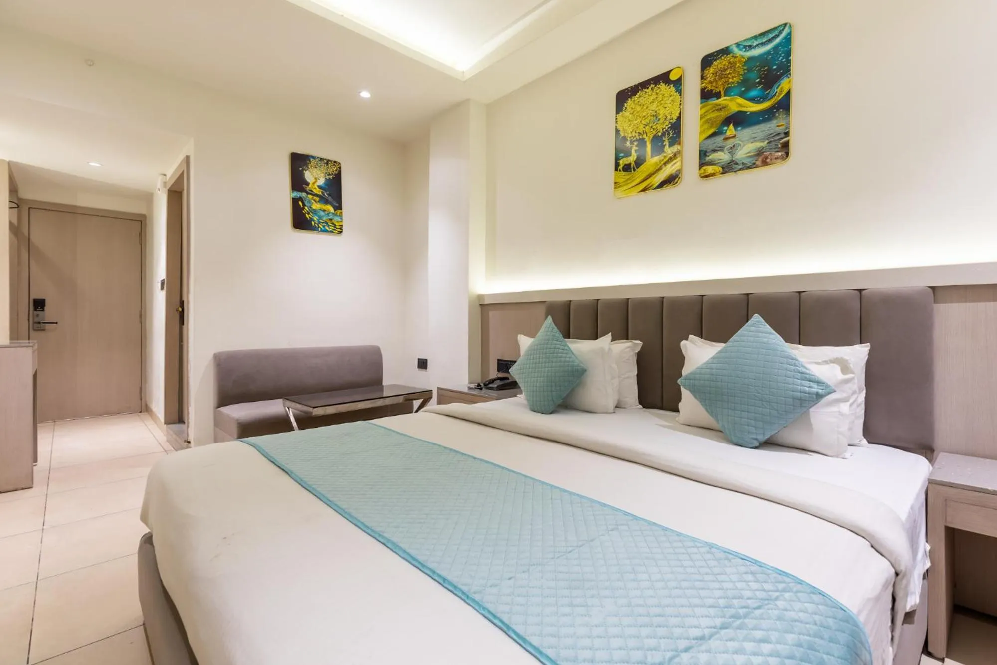 Bedroom, Bed in FabHotel The Oasis