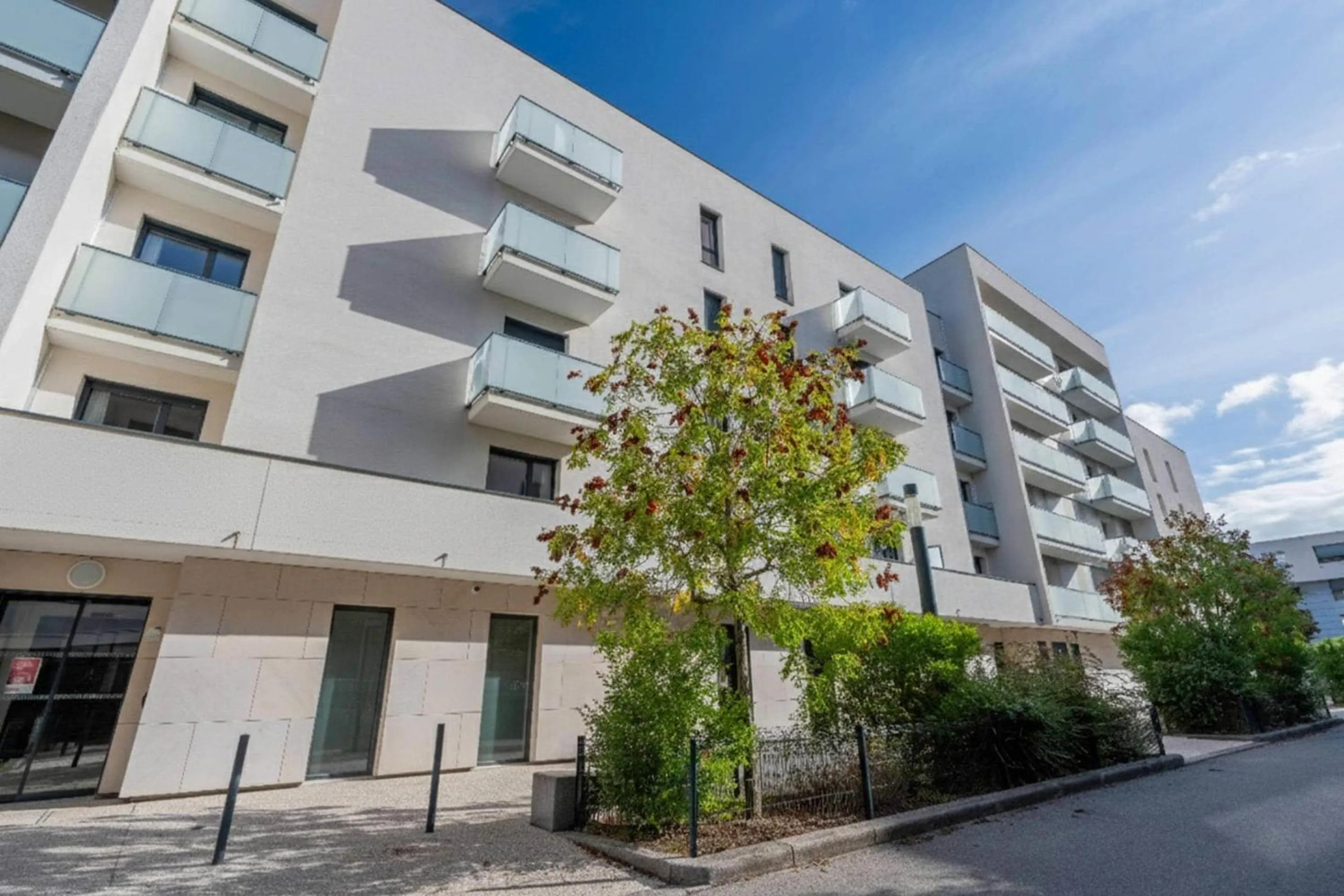 Property building in Quality Aparthotel Bourgoin-Jallieu