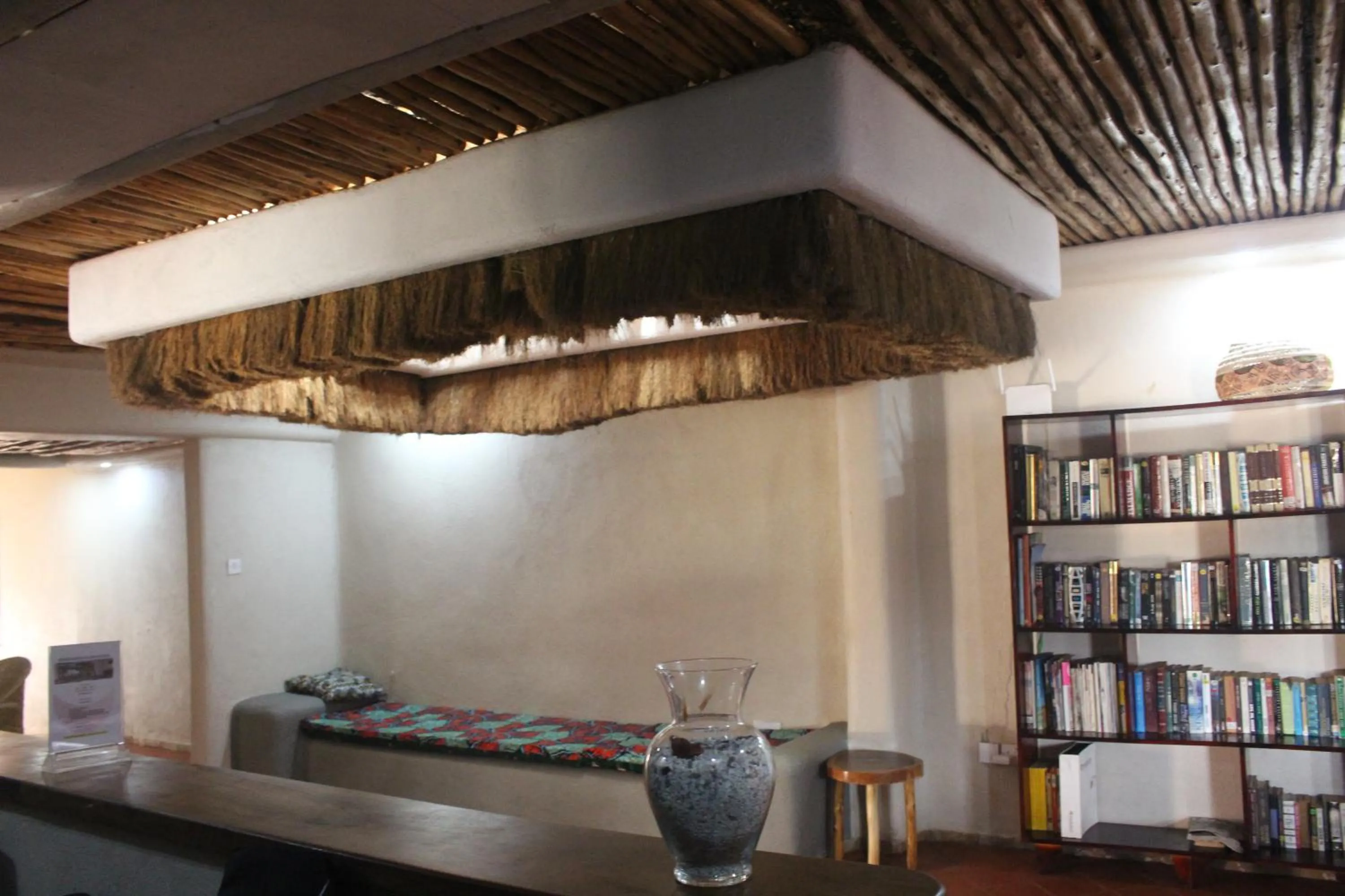 Communal lounge/ TV room in Montane Safaris Hotel, Entebbe