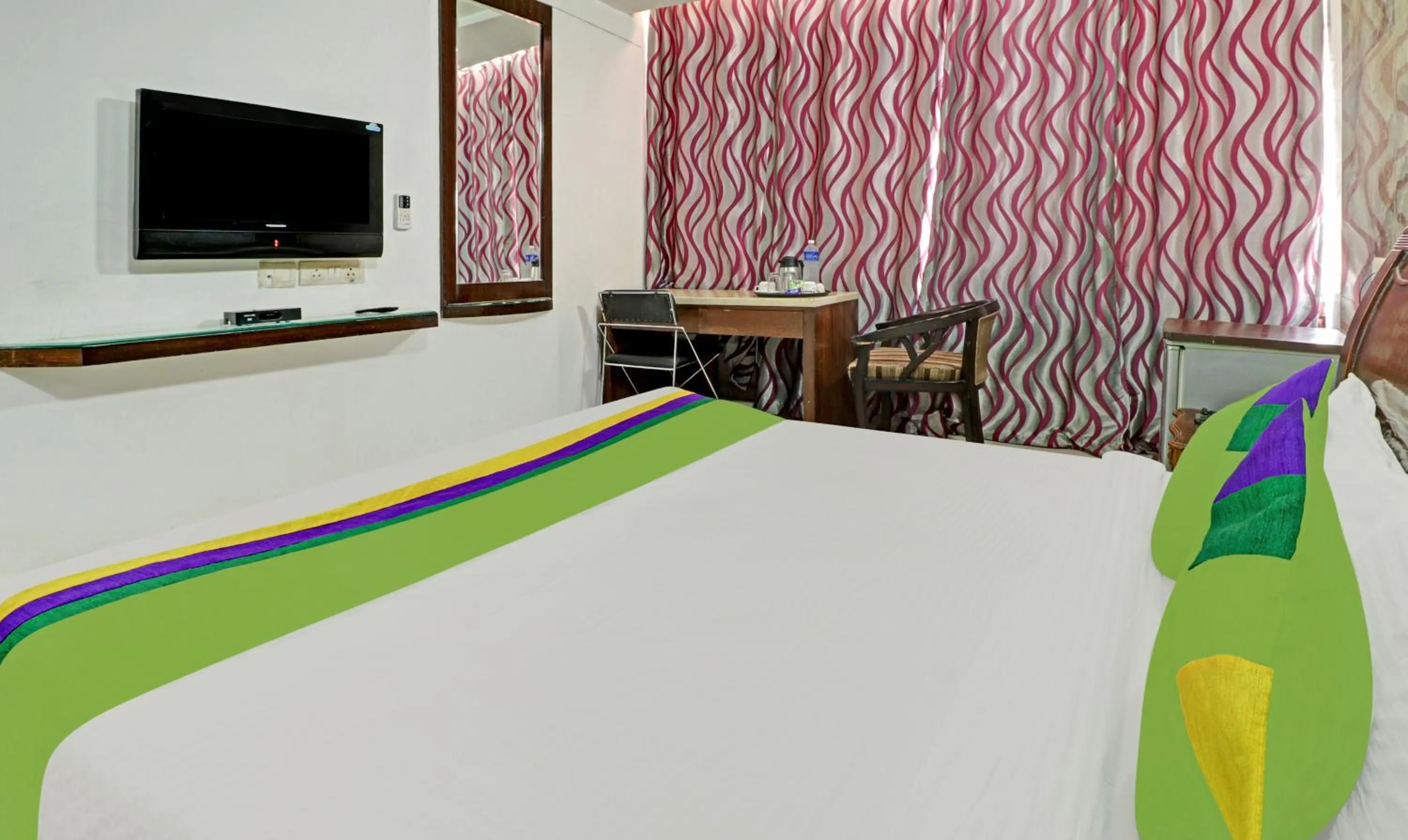 Bedroom, Bed in Treebo Sky 5