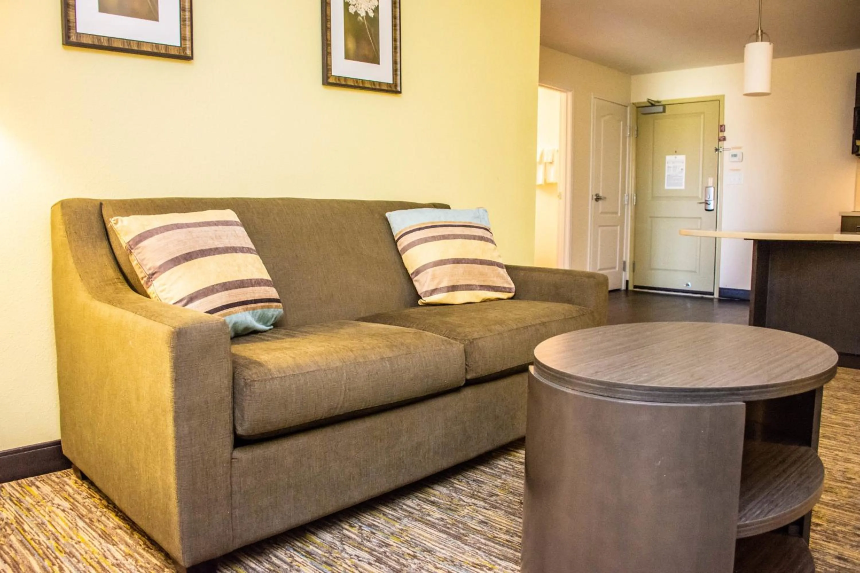 Photo of the whole room in Candlewood Suites Overland Park W 135th St by IHG