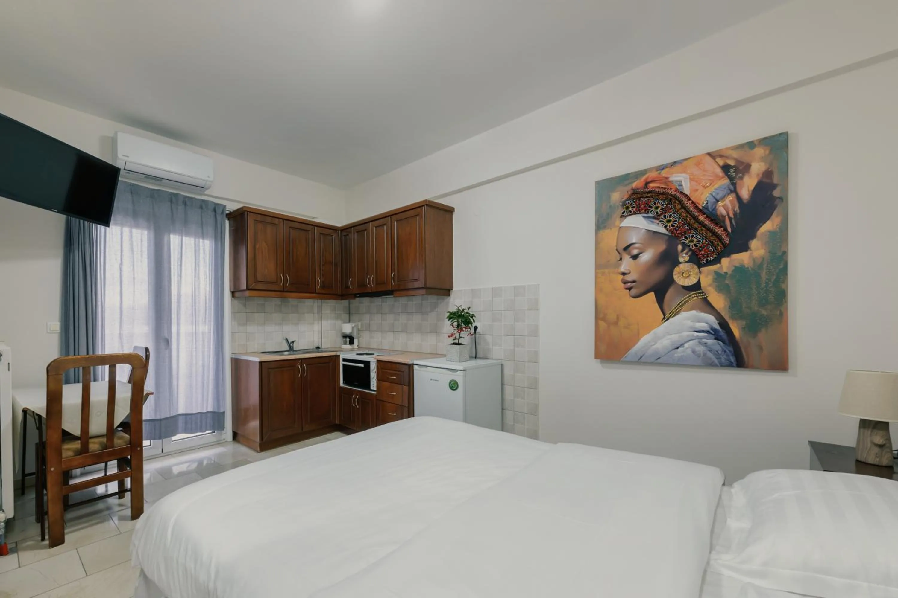 O FOTIS , Restaurant , Studios & Apartments
