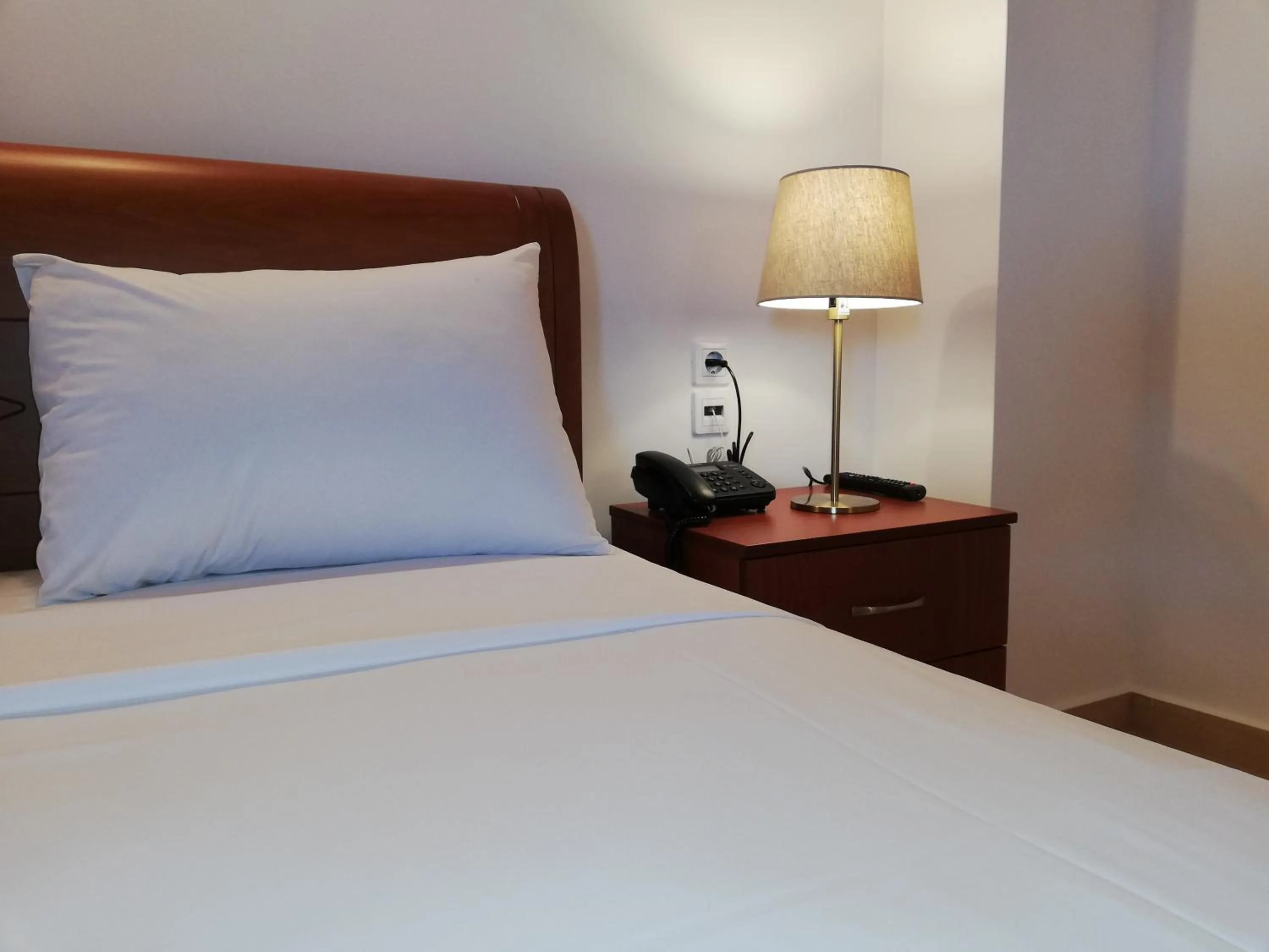 O FOTIS , Restaurant , Studios & Apartments