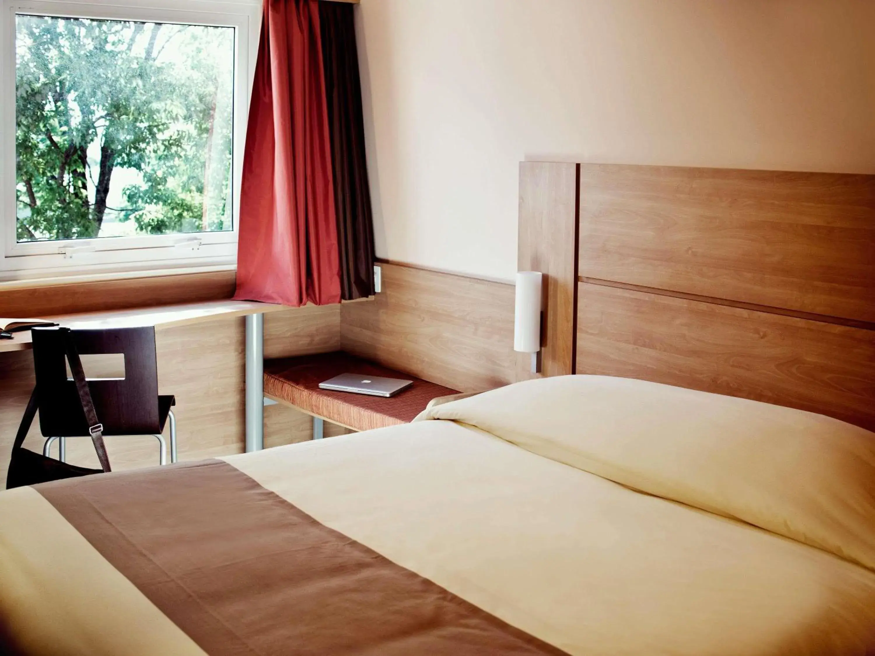 Bedroom, Bed in ibis Canoas Shopping Bedroom, Bed in ibis Canoas Shopping