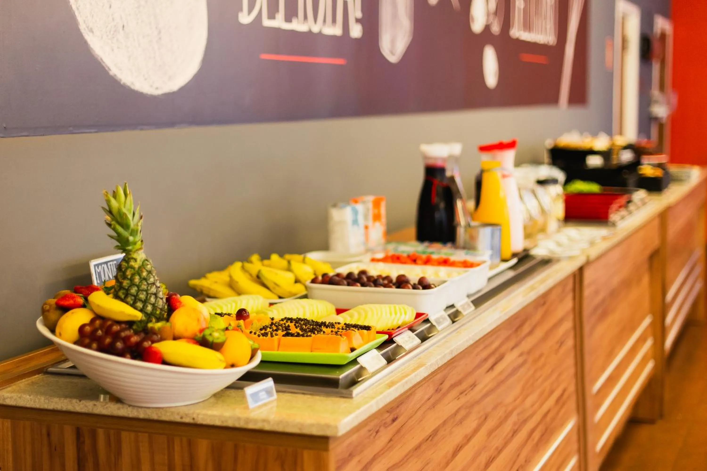 Food and drinks in ibis Canoas Shopping