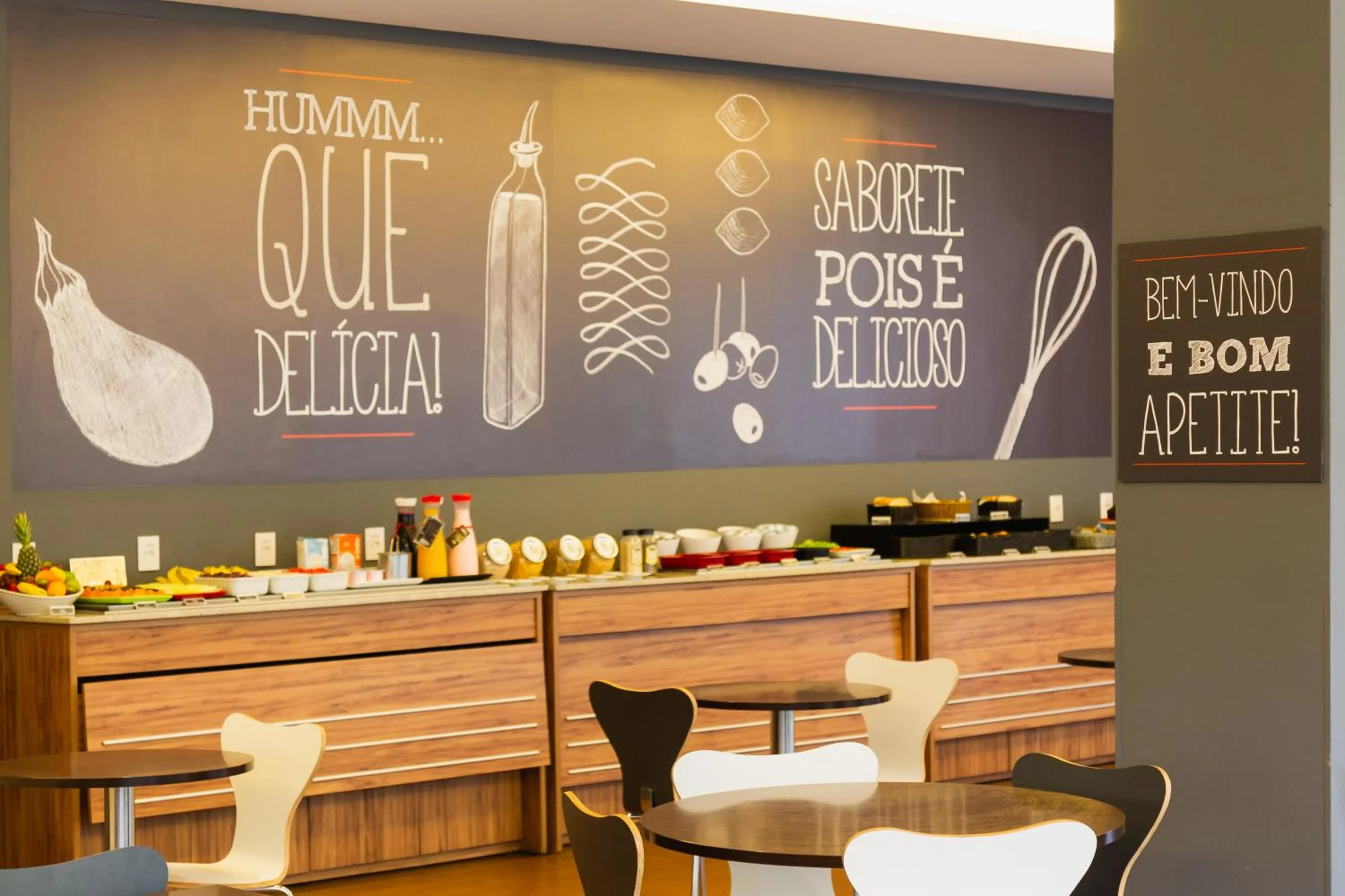 Restaurant/places to eat in ibis Canoas Shopping