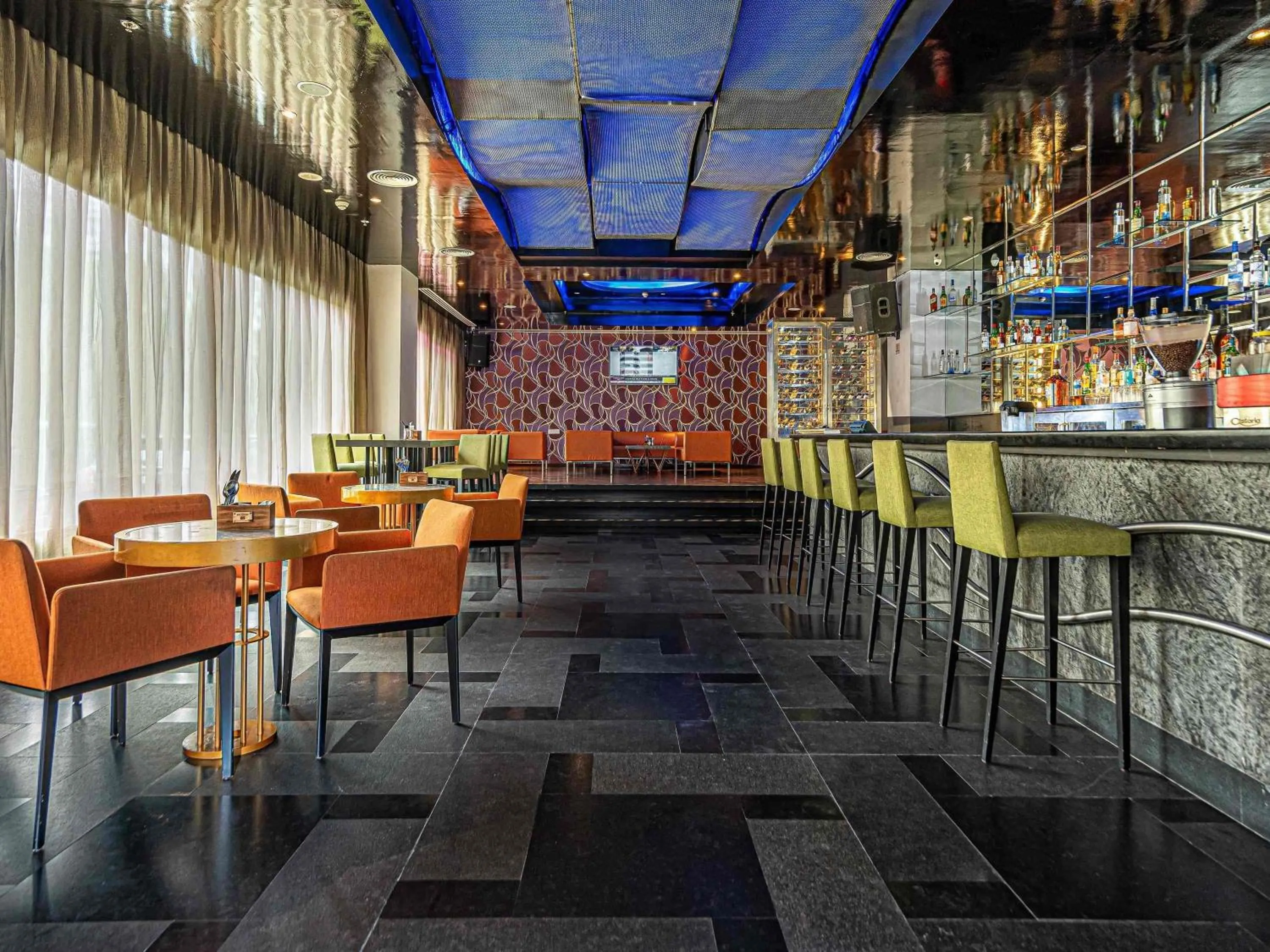 Lounge or bar in Mercure Hyderabad KCP Banjara Hills, An Accor Hotel