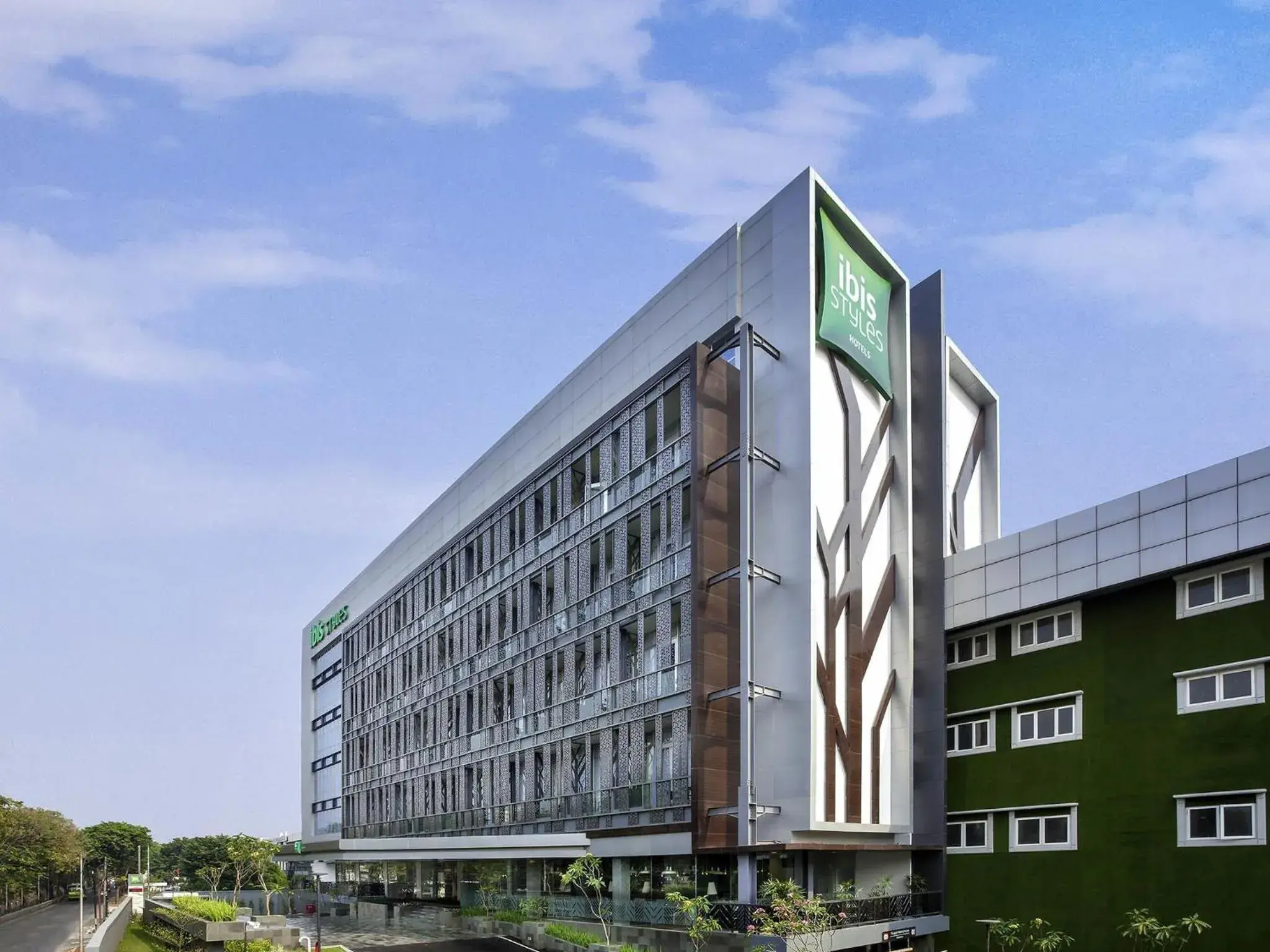 Property building in Ibis Styles Jakarta Sunter Property building in Ibis Styles Jakarta Sunter