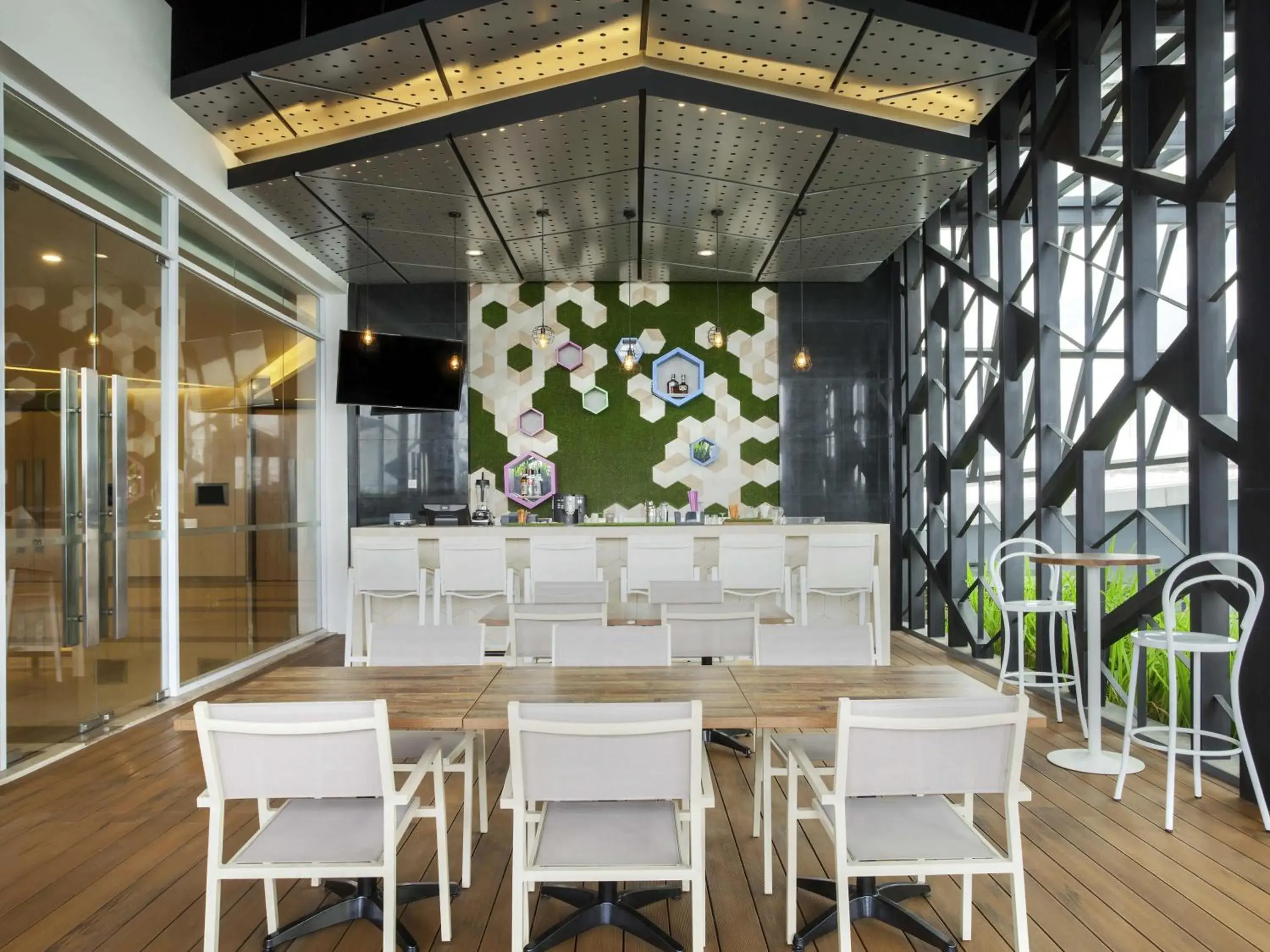 Lounge or bar in Ibis Styles Jakarta Sunter Lounge or bar in Ibis Styles Jakarta Sunter