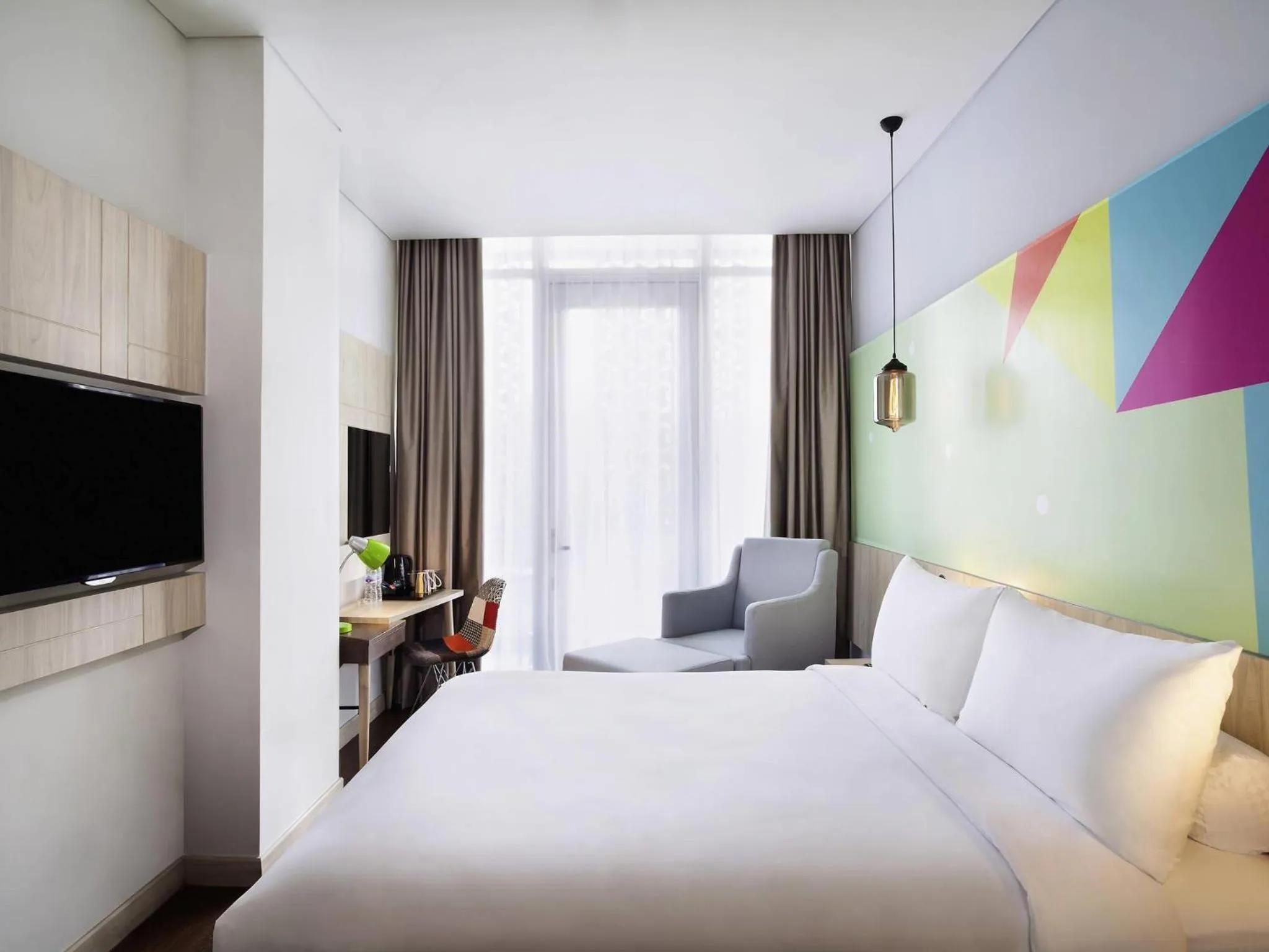 Superior Queen Room with Balcony in Ibis Styles Jakarta Sunter