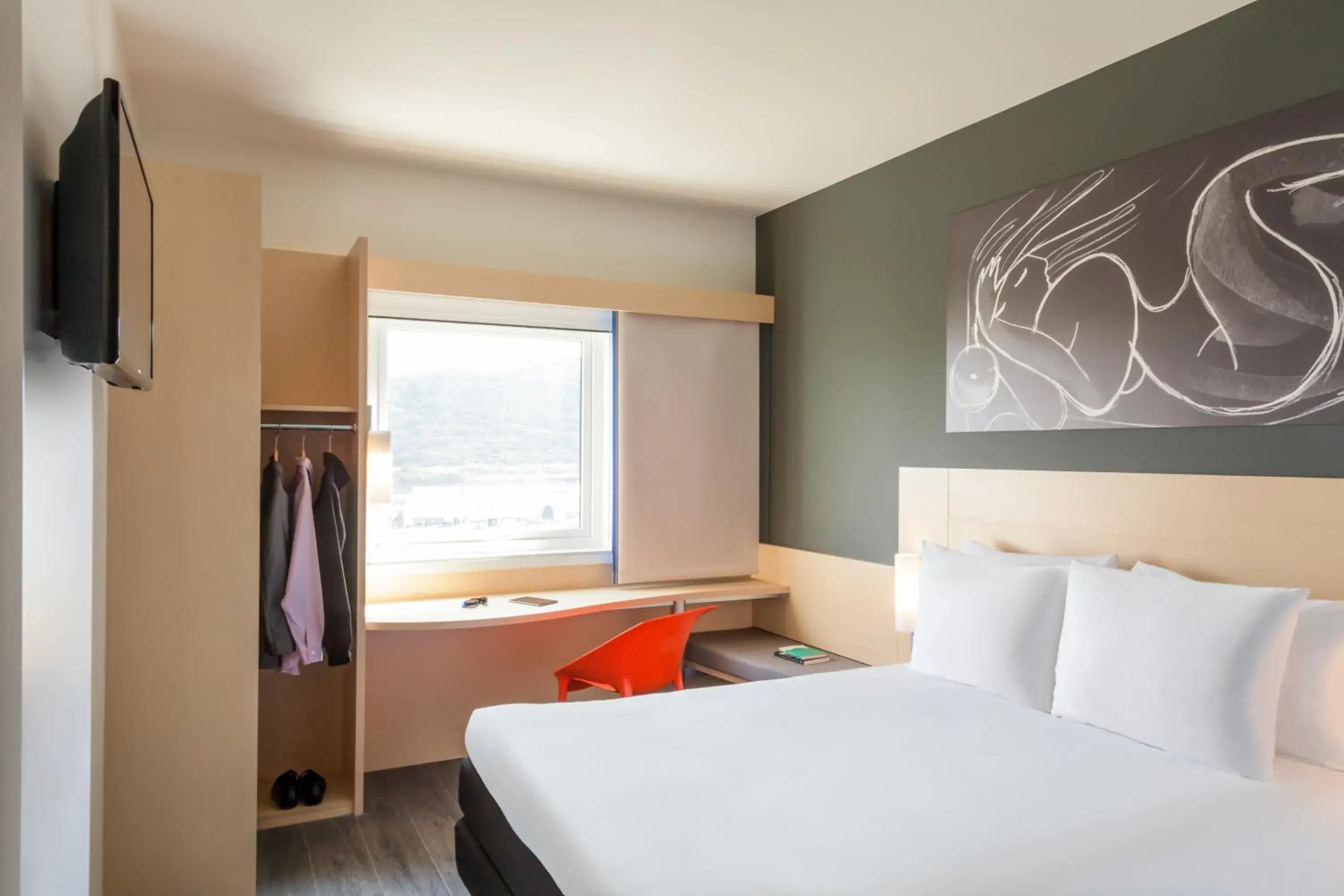 Decorative detail, Bed in Ibis Queretaro Decorative detail, Bed in Ibis Queretaro