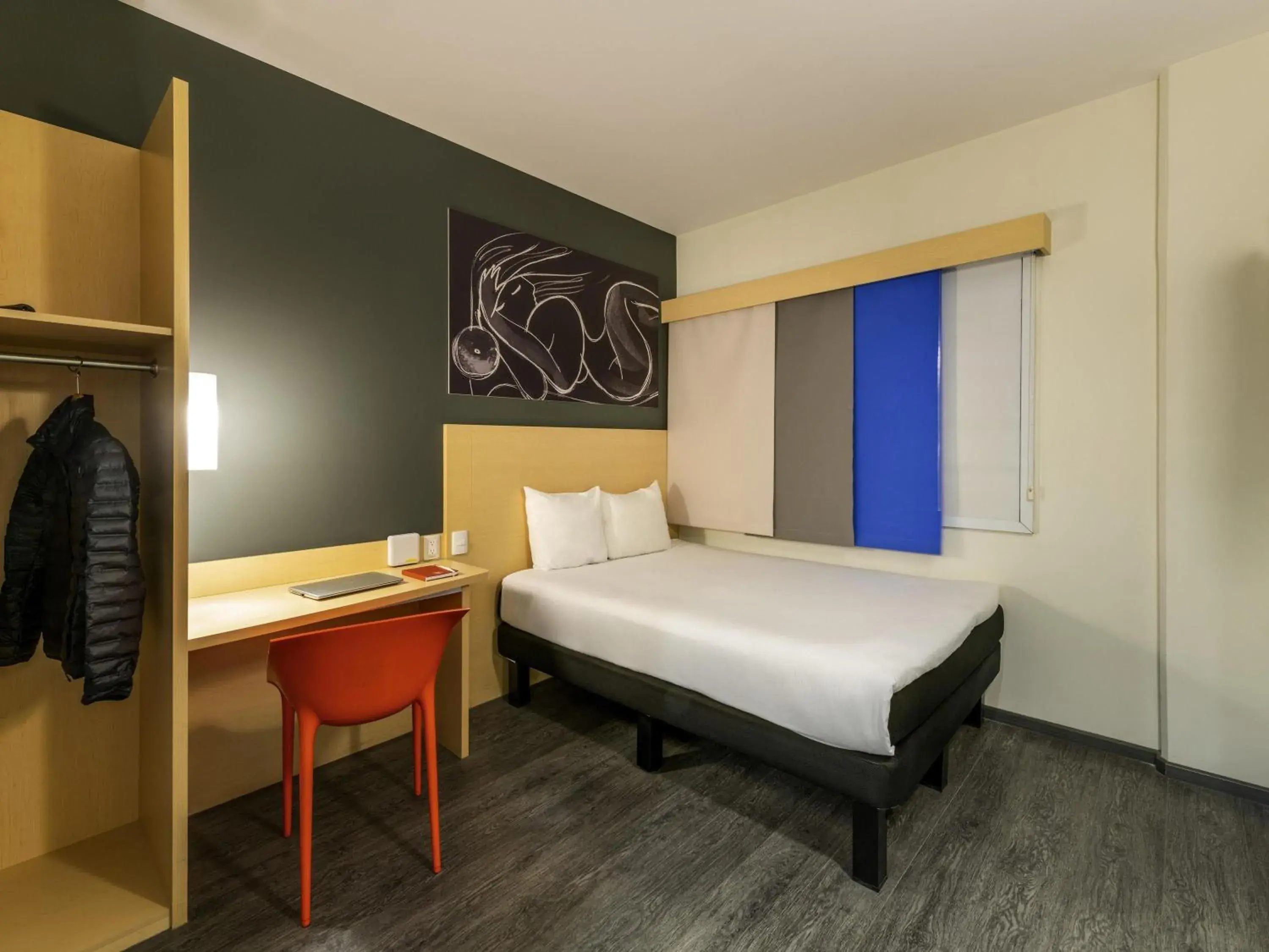 Bedroom, Bed in Ibis Queretaro Bedroom, Bed in Ibis Queretaro