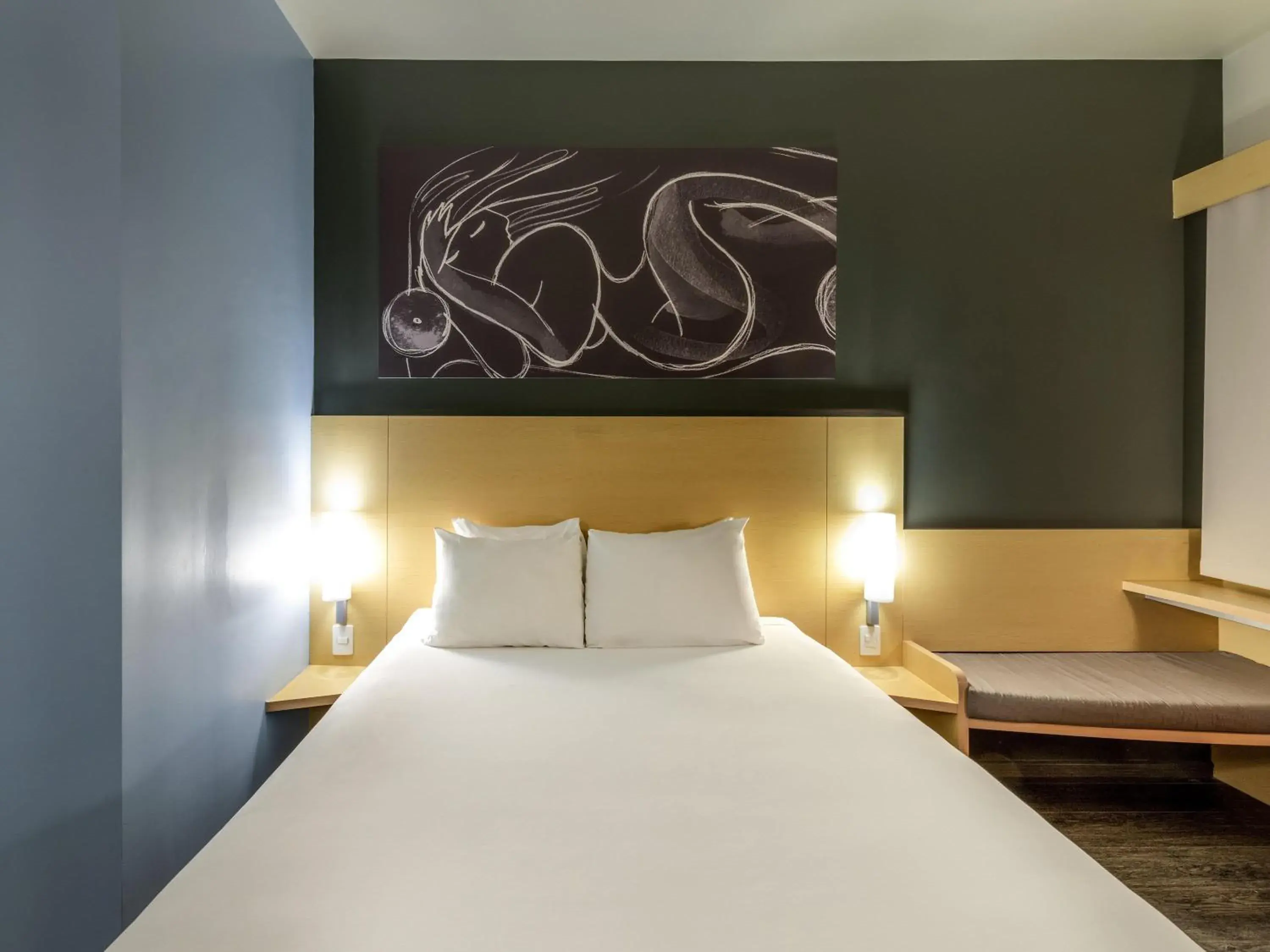 Bedroom, Bed in Ibis Queretaro Bedroom, Bed in Ibis Queretaro