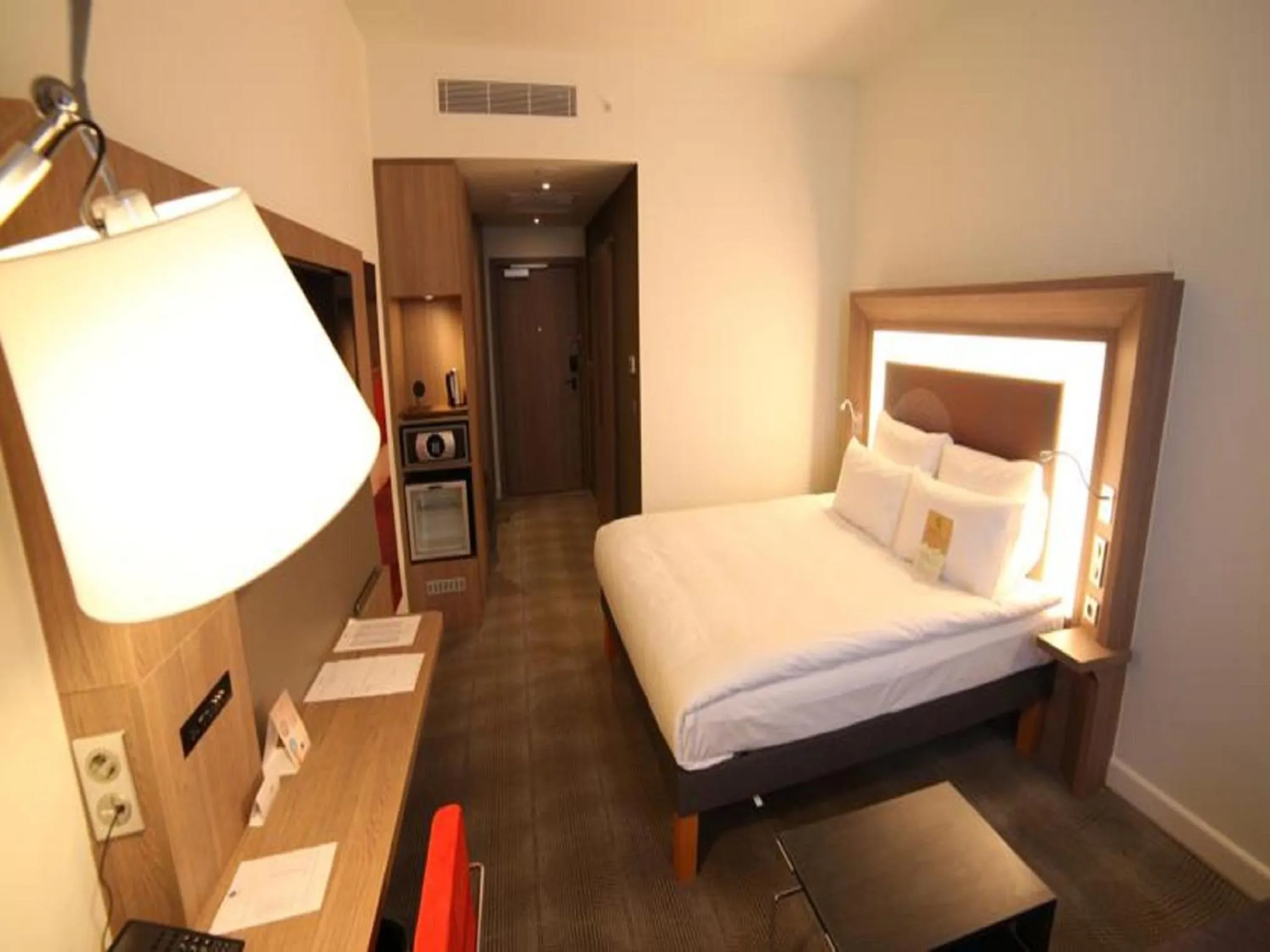 Photo of the whole room in Novotel Diyarbakir