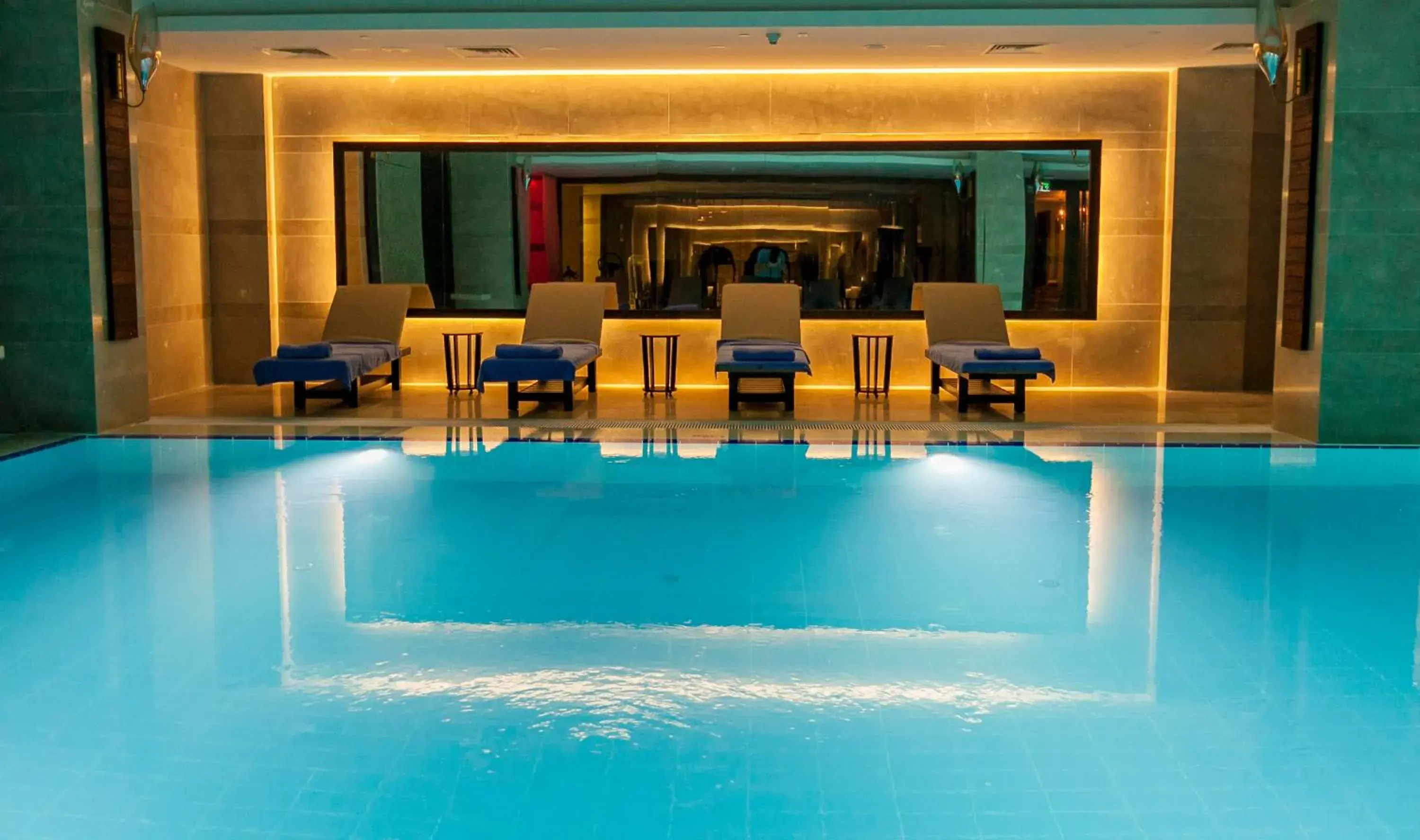 Swimming pool in Novotel Diyarbakir Swimming pool in Novotel Diyarbakir