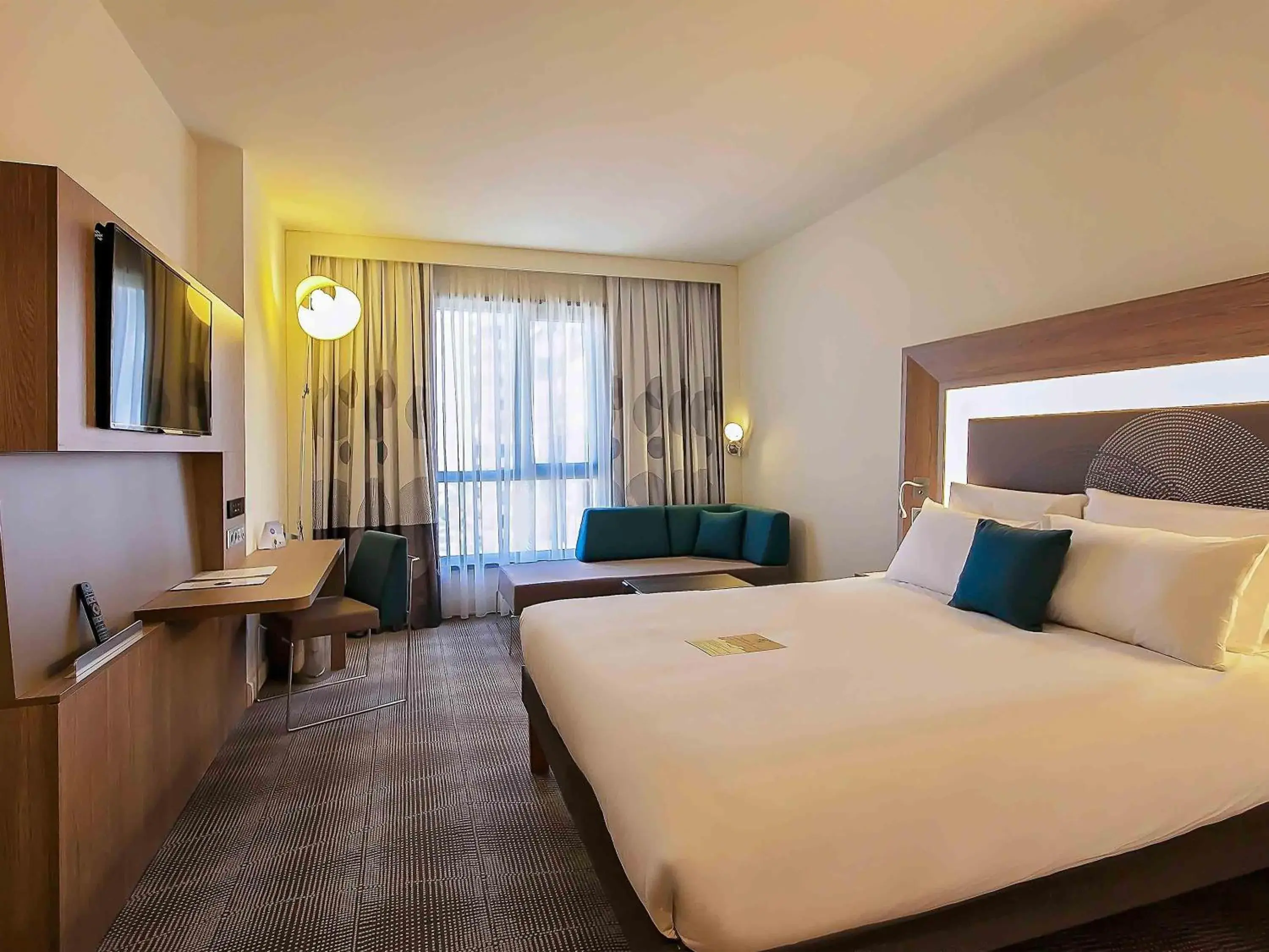 Bedroom, Bed in Novotel Diyarbakir Bedroom, Bed in Novotel Diyarbakir