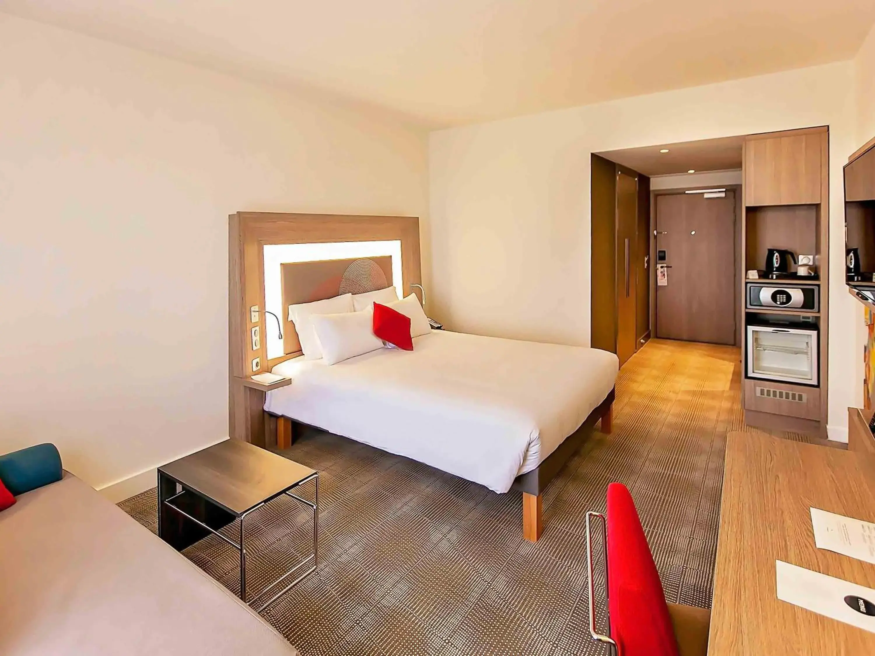 Bedroom, Bed in Novotel Diyarbakir Bedroom, Bed in Novotel Diyarbakir