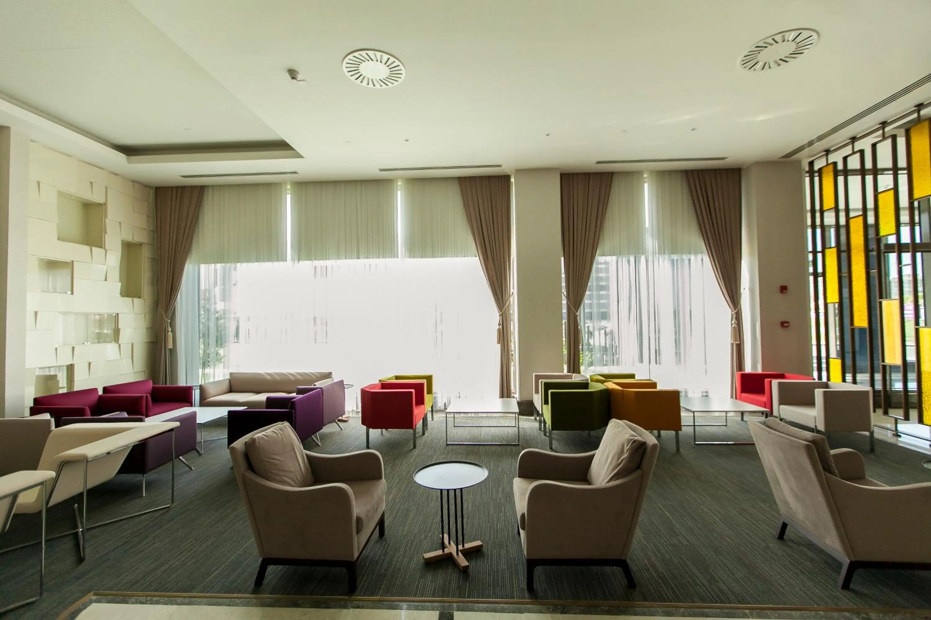 Lounge or bar in Novotel Diyarbakir