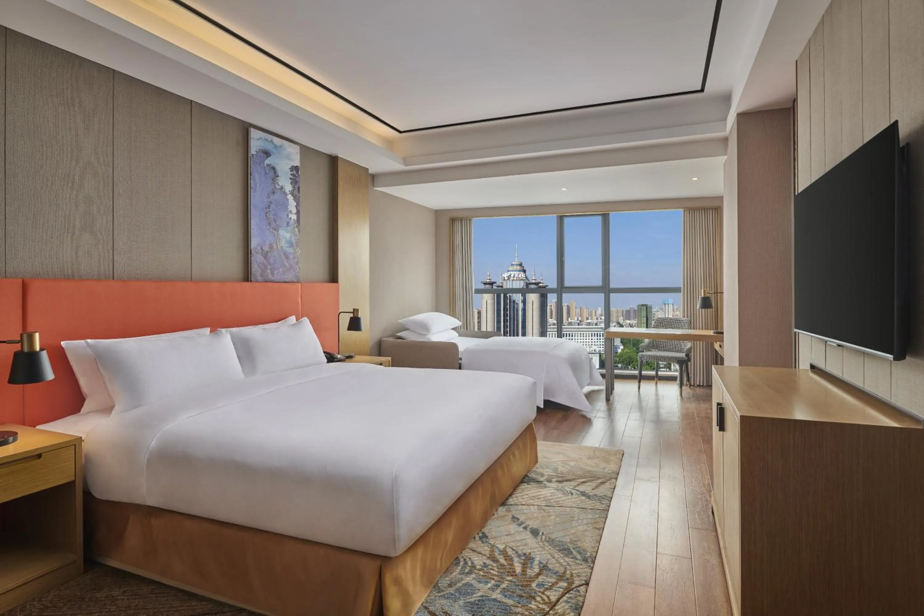 Photo of the whole room, Bed in Hilton Garden Inn Wuhan Hankou