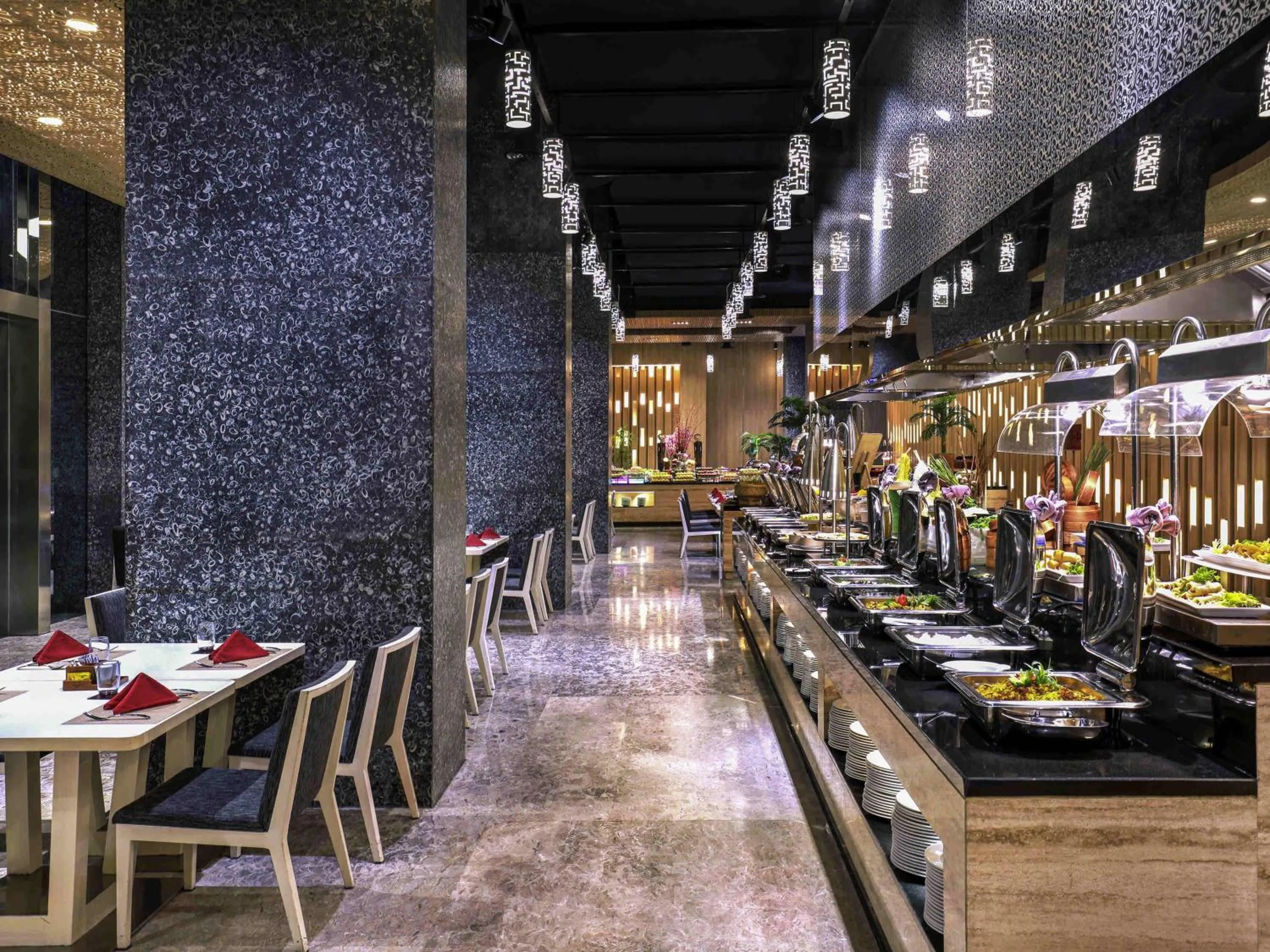 Restaurant/places to eat in Grand Mercure Jakarta Kemayoran