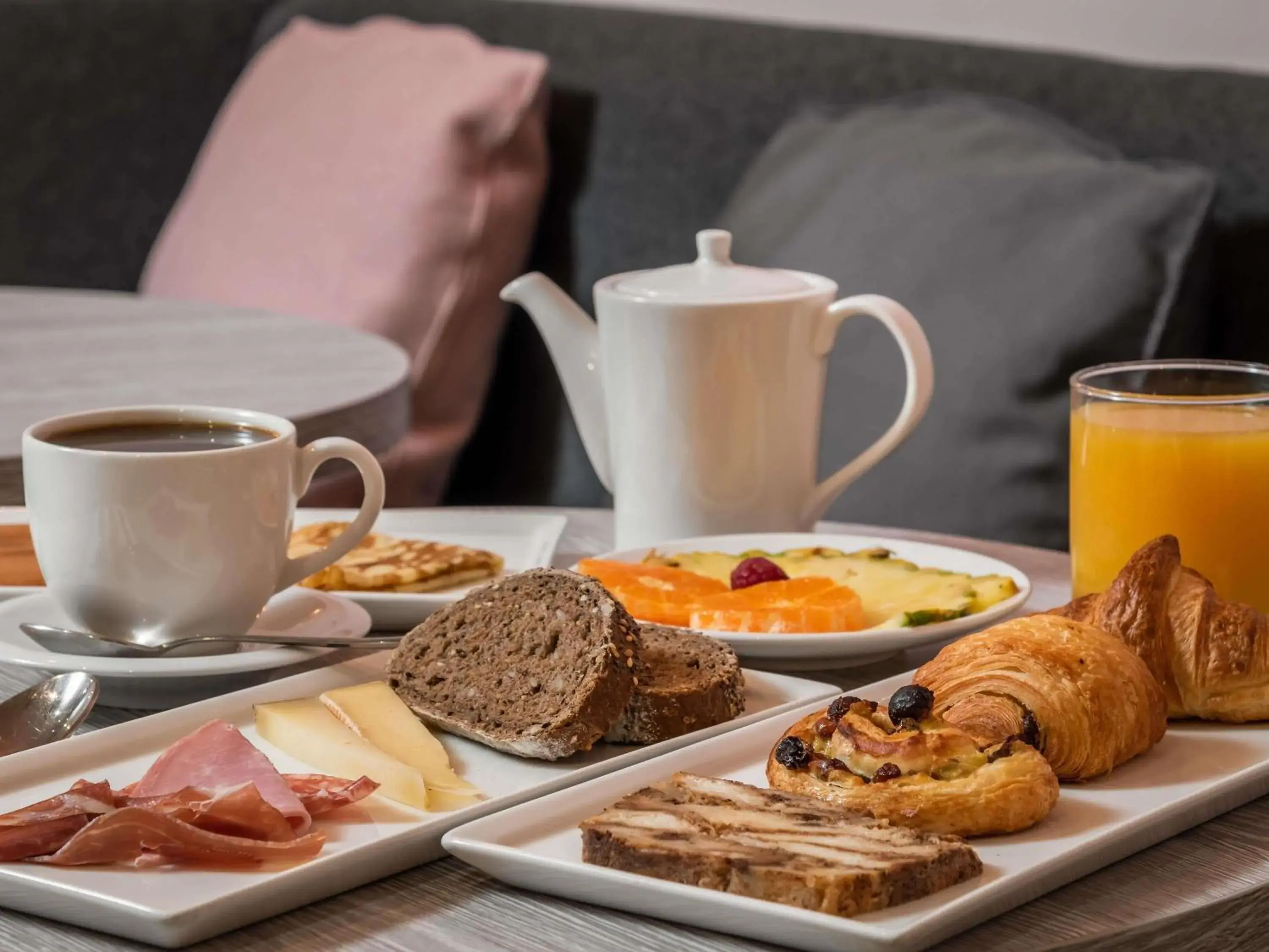 Breakfast in Mercure Paris Pigalle Sacre Coeur Breakfast in Mercure Paris Pigalle Sacre Coeur