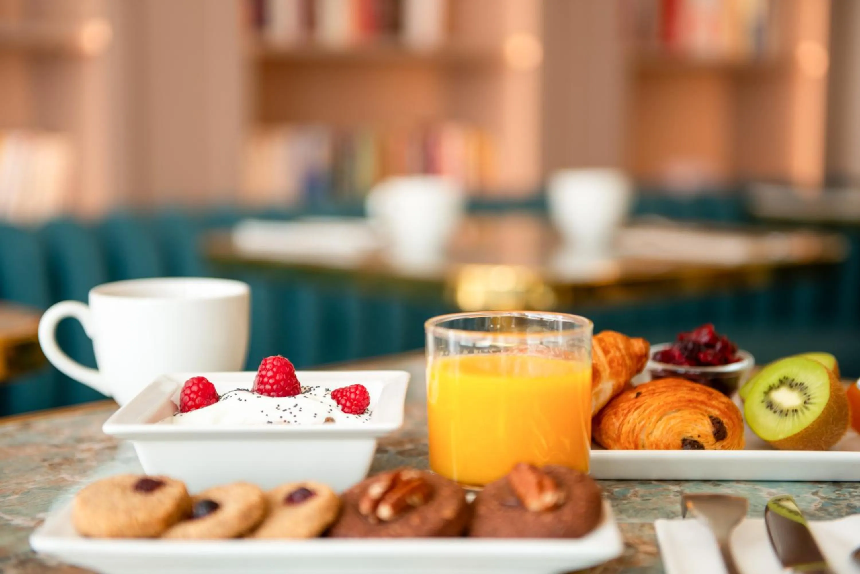 Buffet breakfast in Mercure Paris Pigalle Sacre Coeur