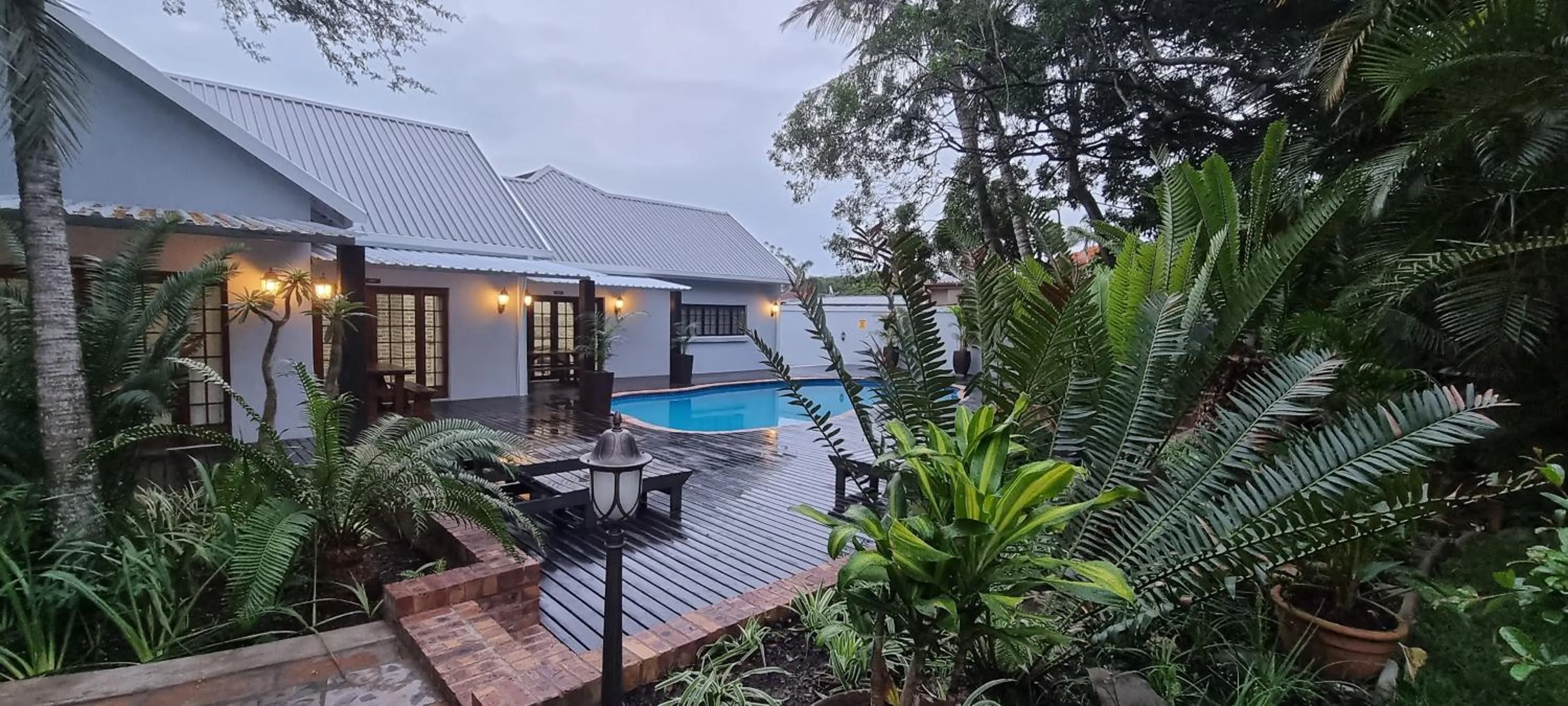 Leopard Tree Lodge
