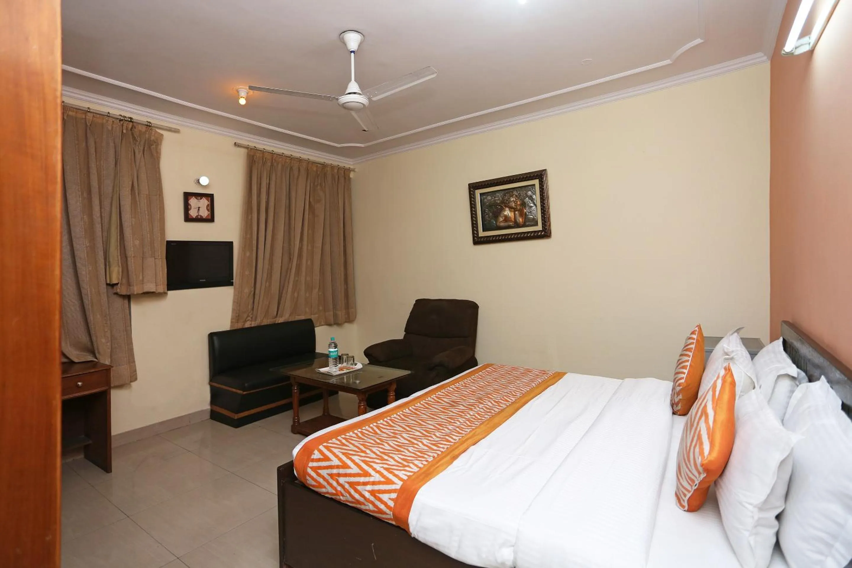 Bedroom, Bed in Hotel O Kalkaji Residency Bnb Near Lotus Temple