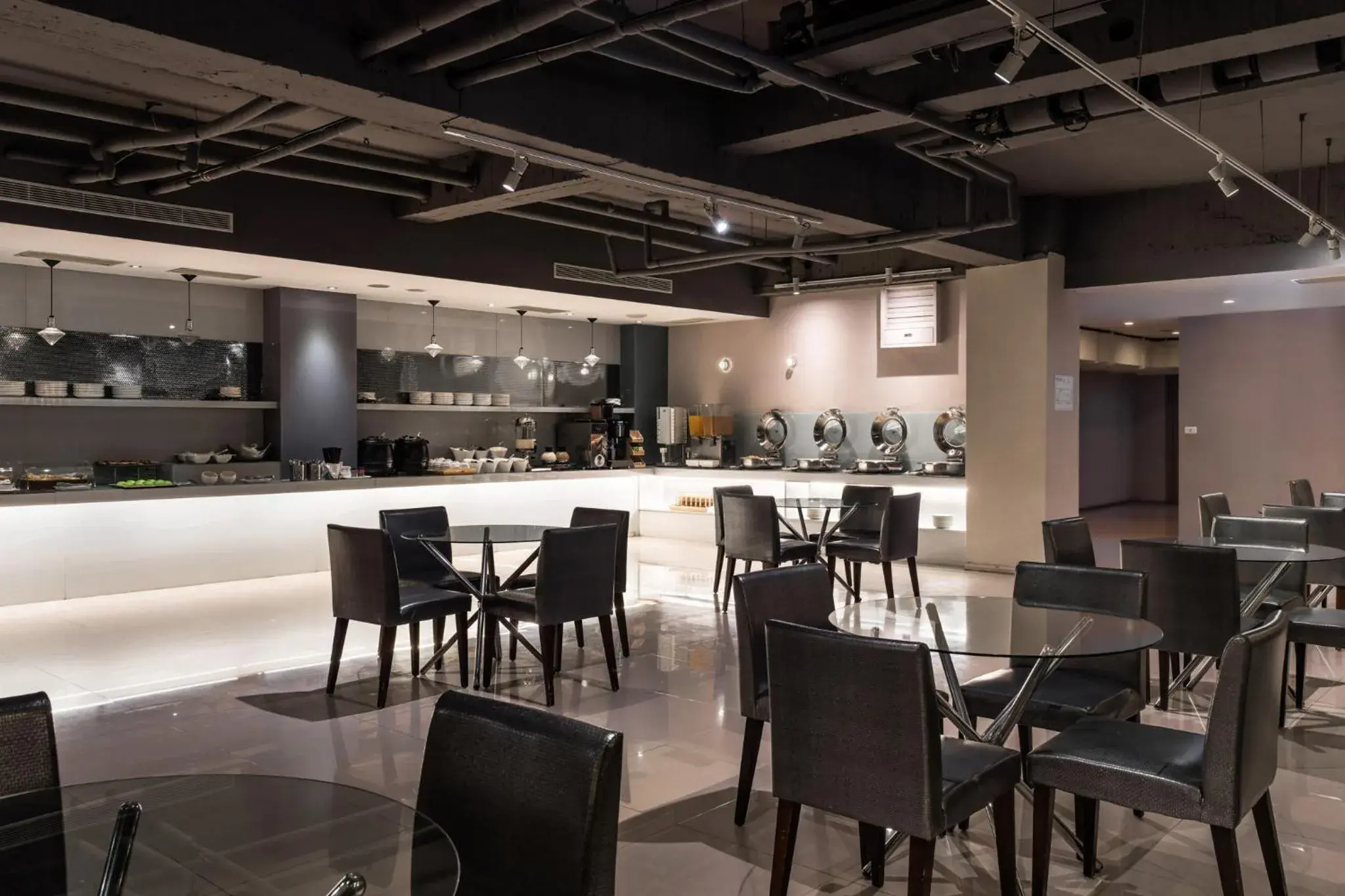 Restaurant/places to eat in The Riverside Hotel Esthetics Restaurant/places to eat in The Riverside Hotel Esthetics