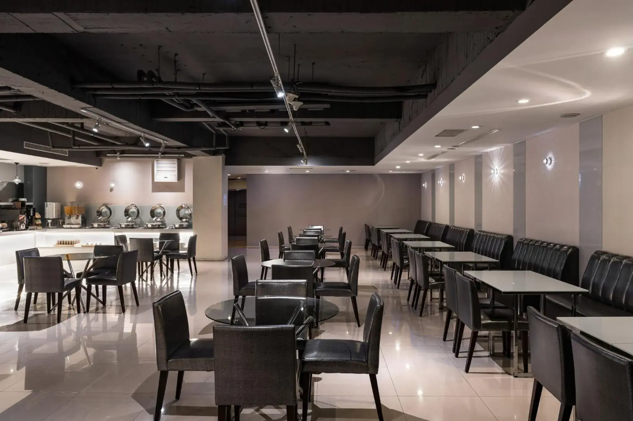 Restaurant/places to eat in The Riverside Hotel Esthetics Restaurant/places to eat in The Riverside Hotel Esthetics