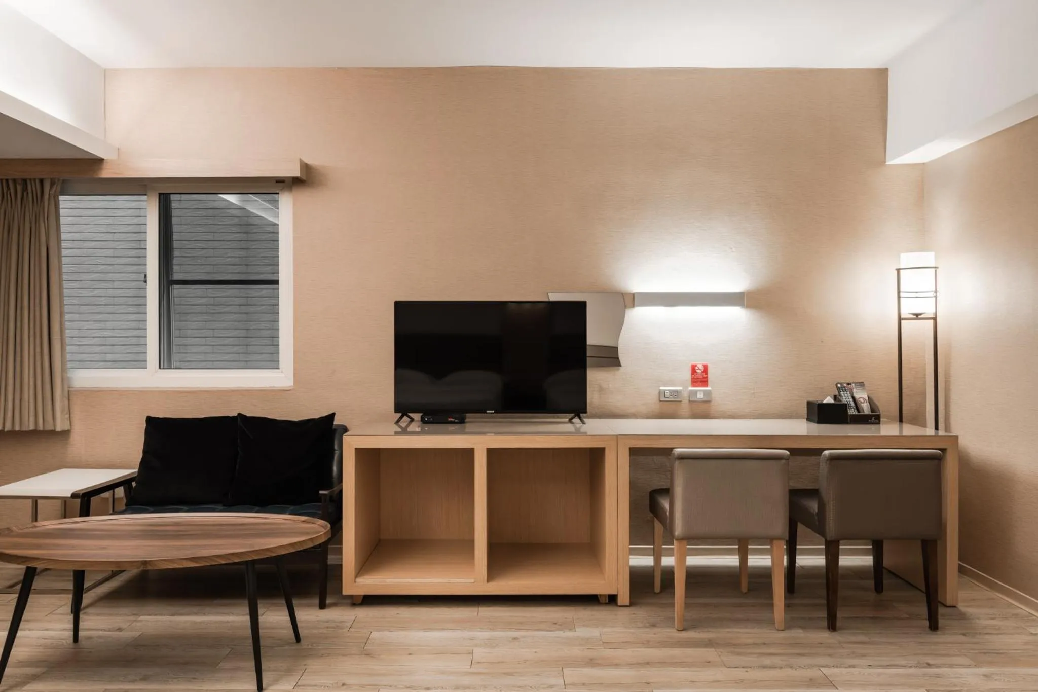 Photo of the whole room in The Riverside Hotel Esthetics