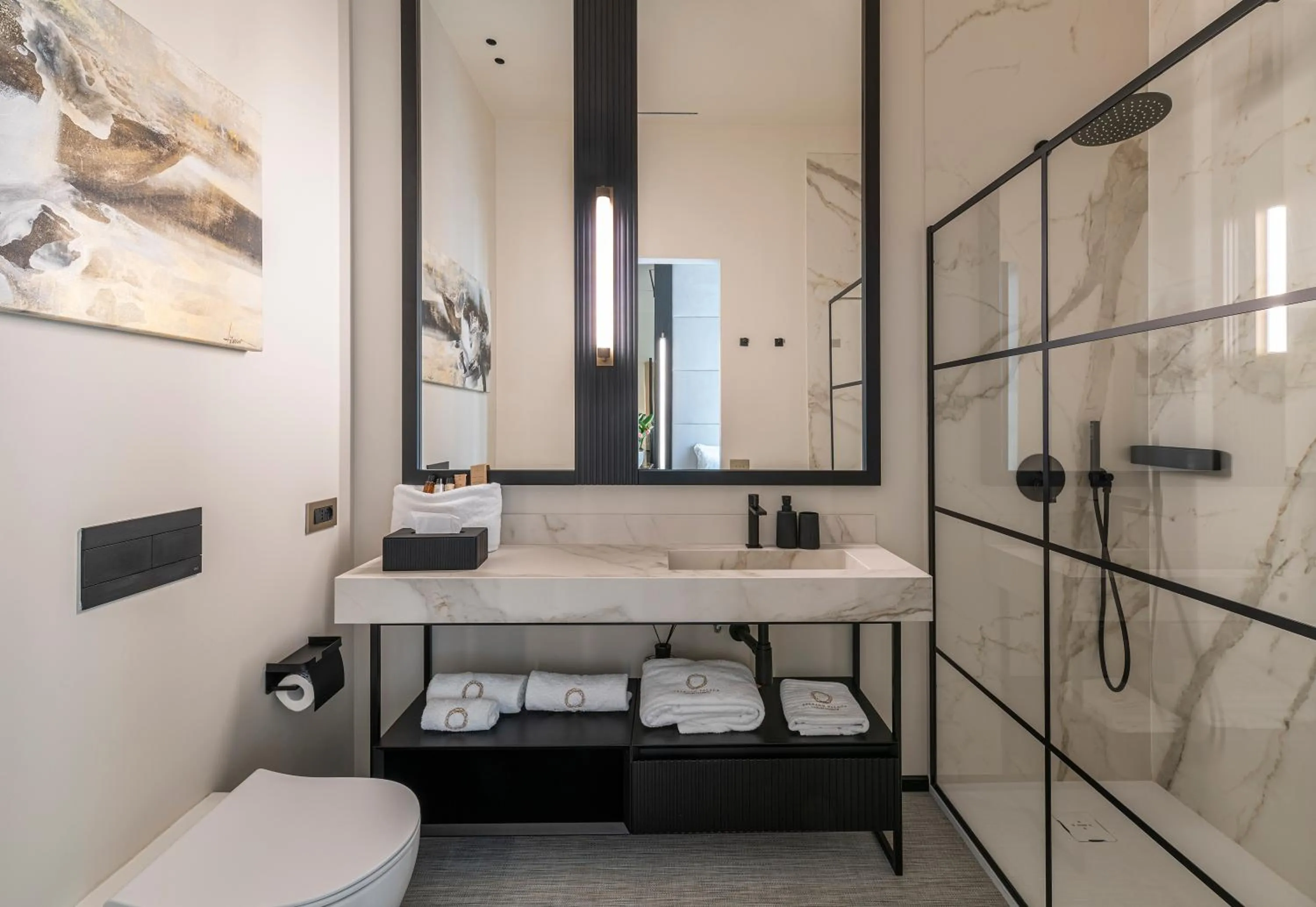 Shower in Sparano Palace - Luxury Maison