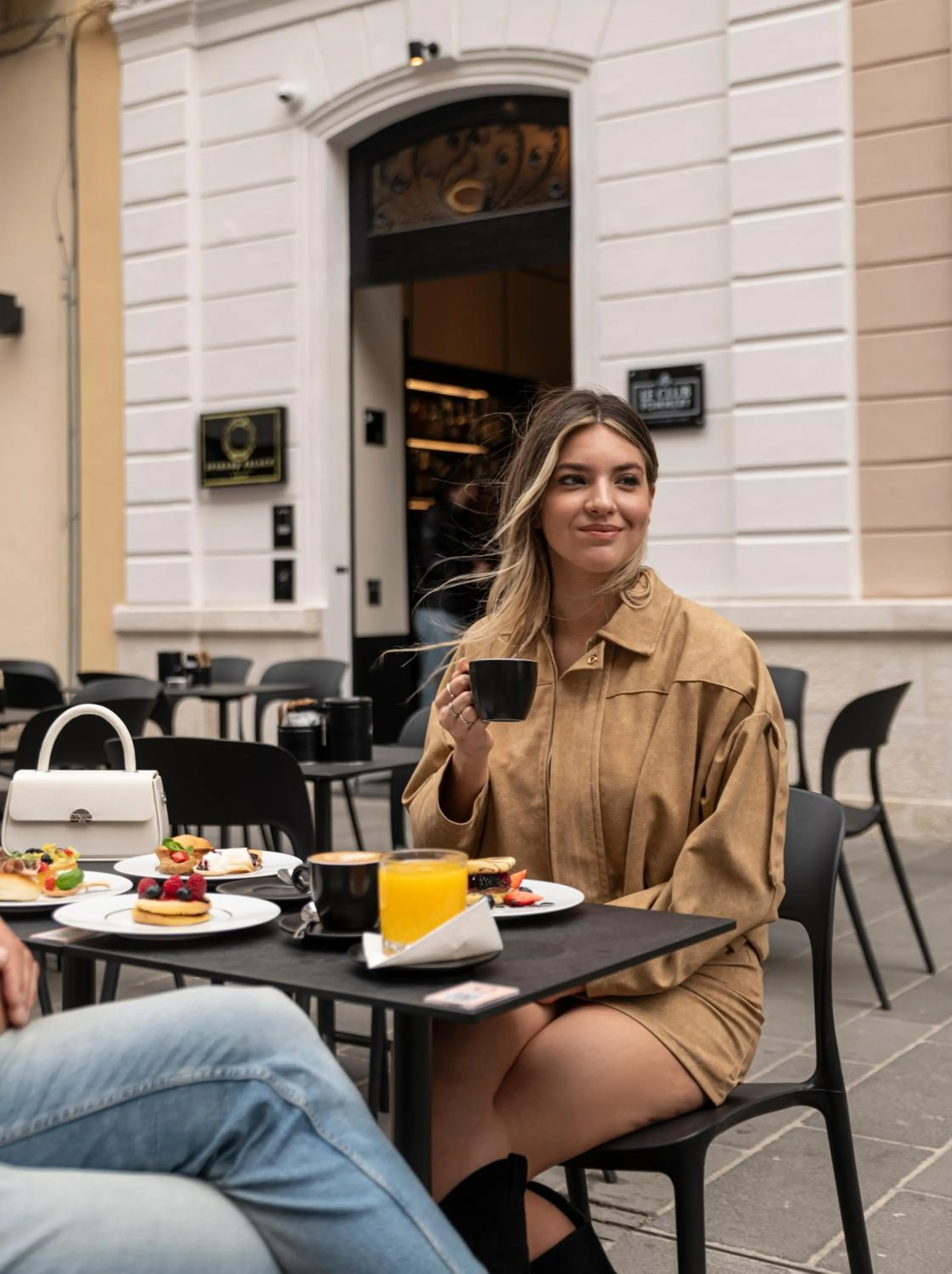 Restaurant/places to eat in Sparano Palace - Luxury Maison