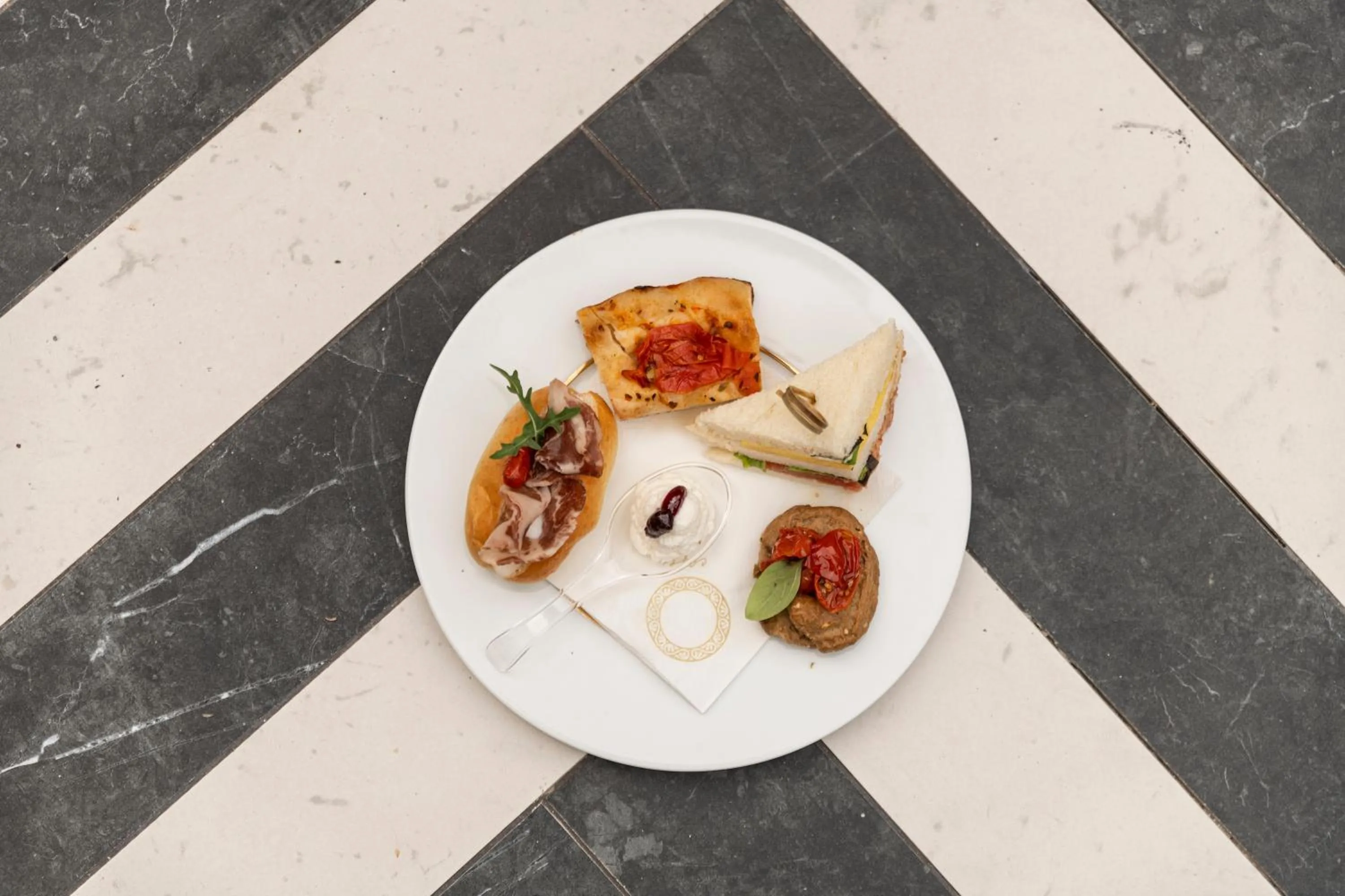Food and drinks in Sparano Palace - Luxury Maison