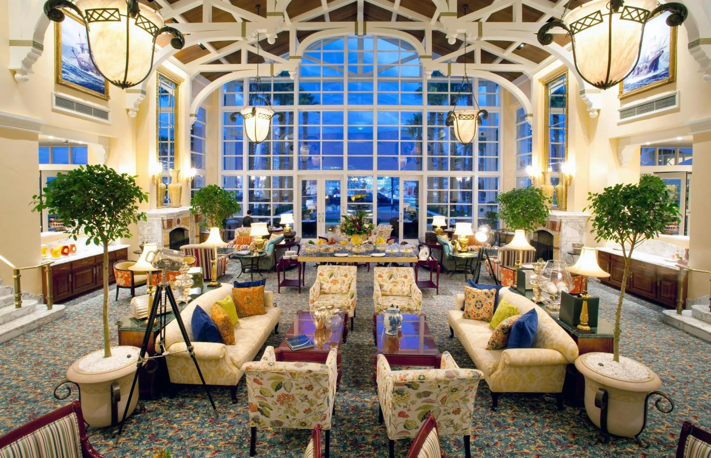 Restaurant/places to eat in The Table Bay Hotel