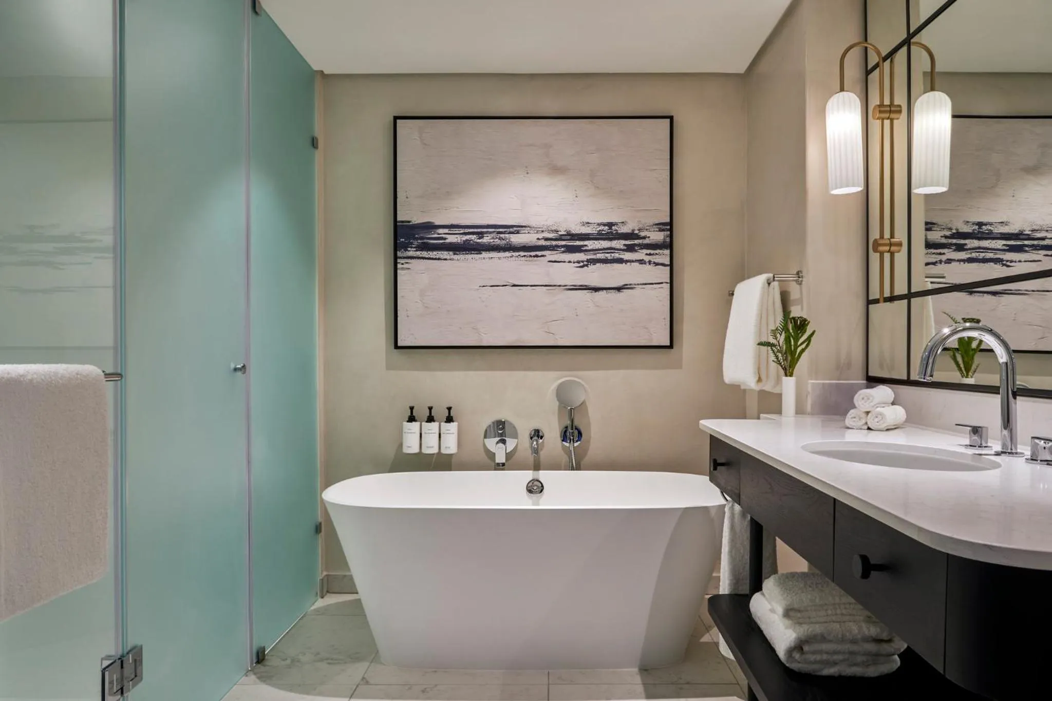 Photo of the whole room in InterContinental Table Bay Cape Town by IHG