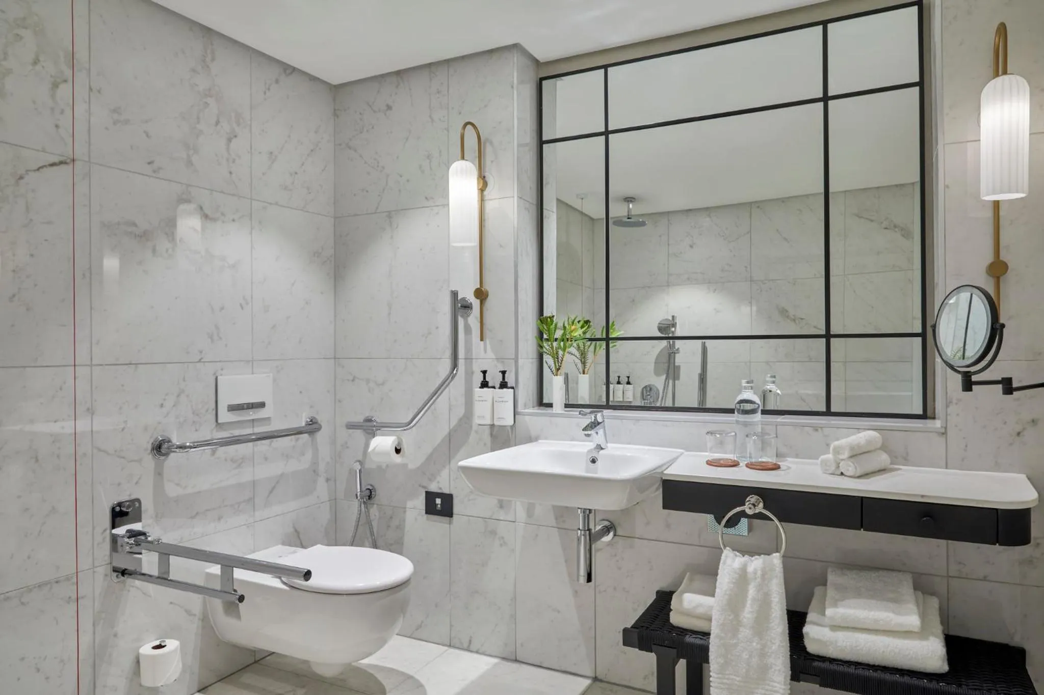 Photo of the whole room in InterContinental Table Bay Cape Town by IHG