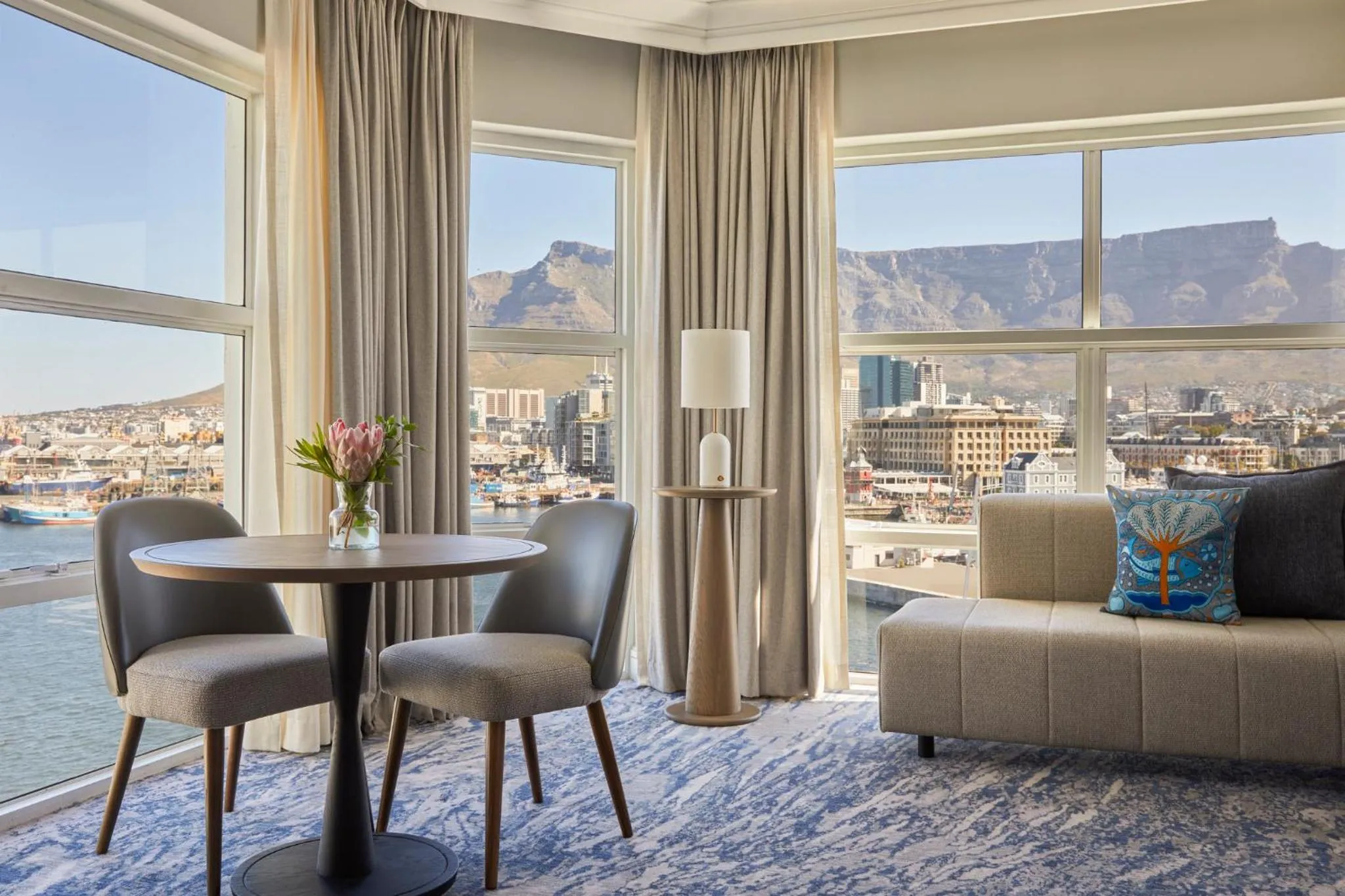 Photo of the whole room in InterContinental Table Bay Cape Town by IHG