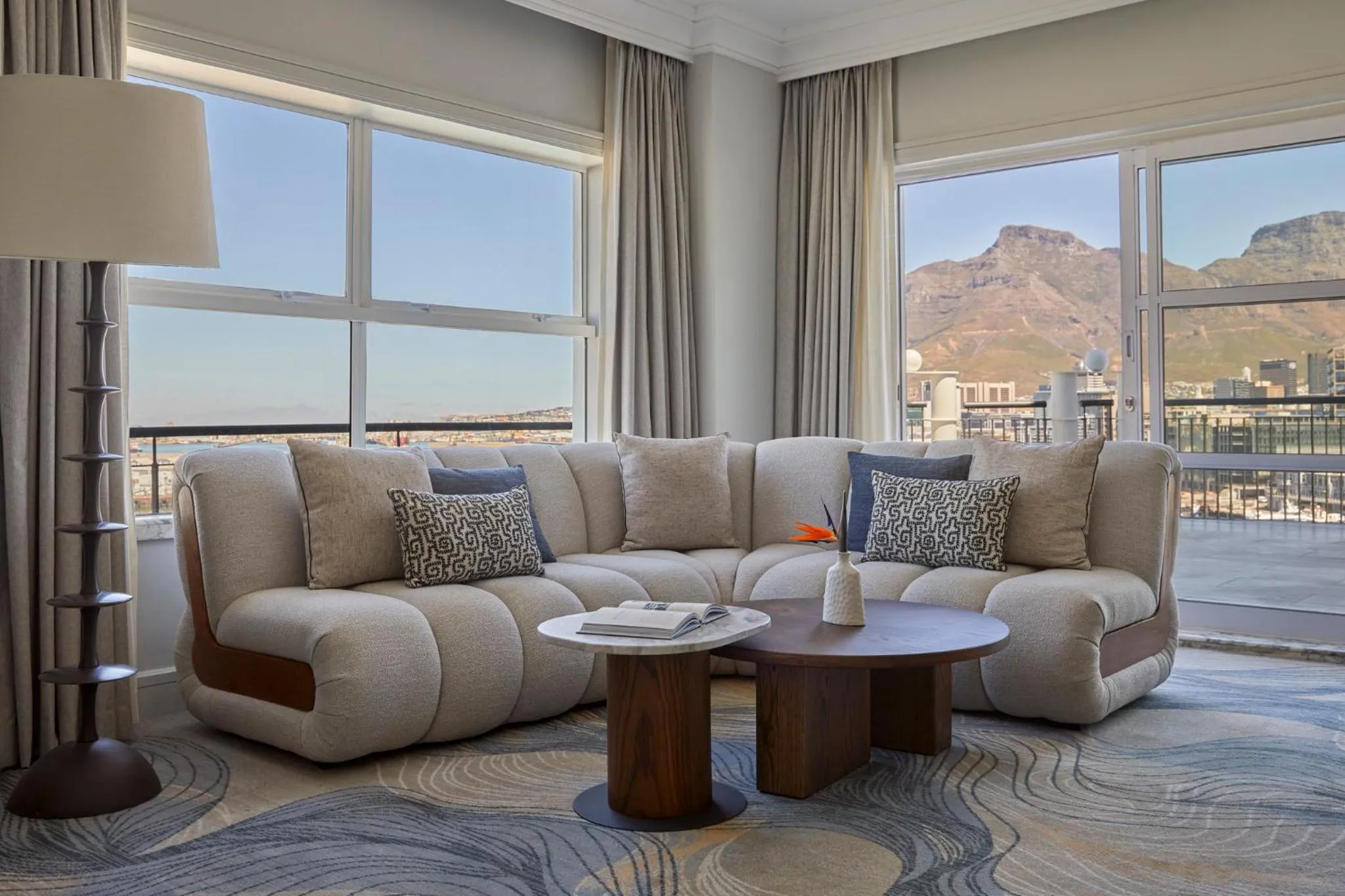 Photo of the whole room in InterContinental Table Bay Cape Town by IHG
