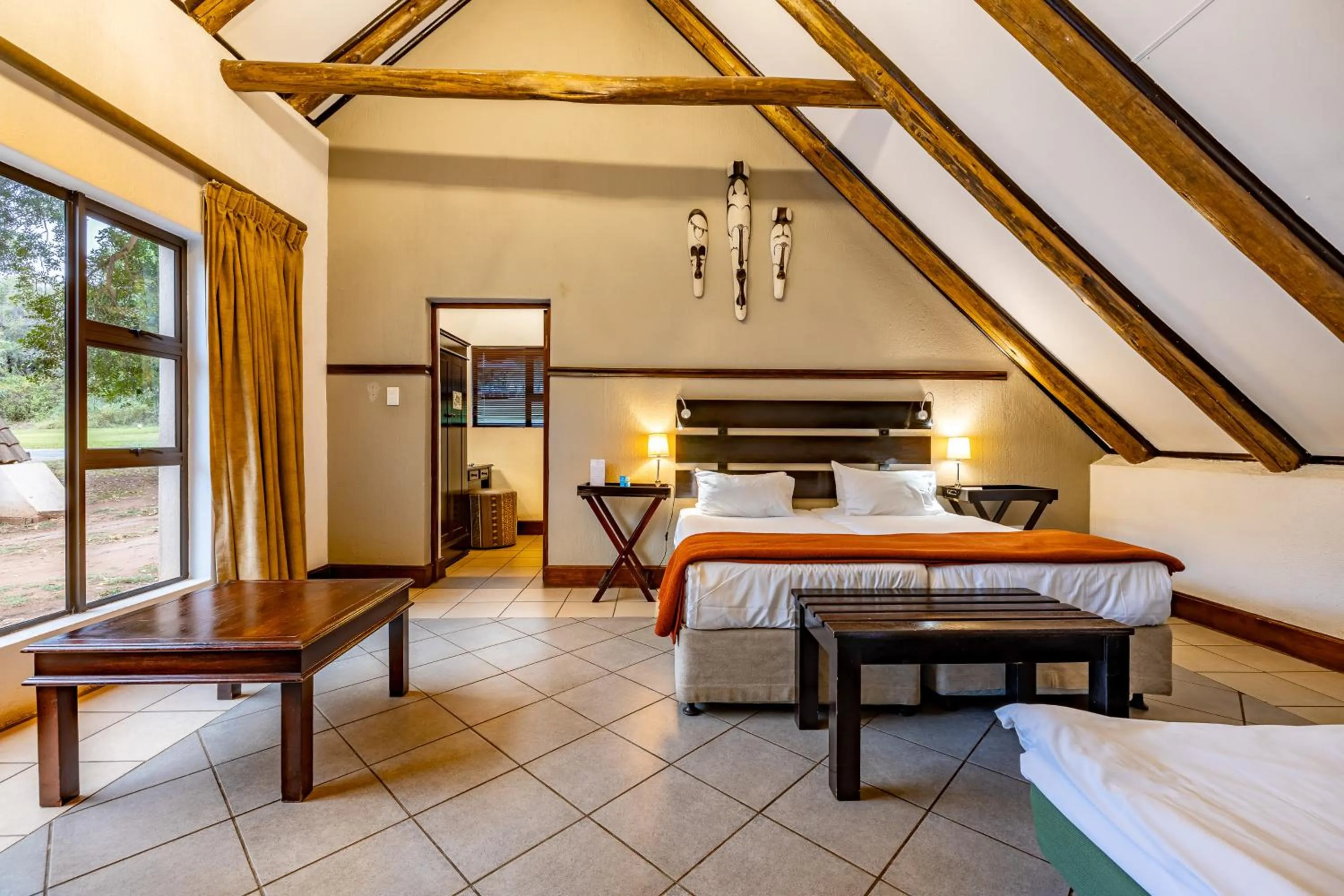 Bedroom, Bed in Pestana Kruger Lodge