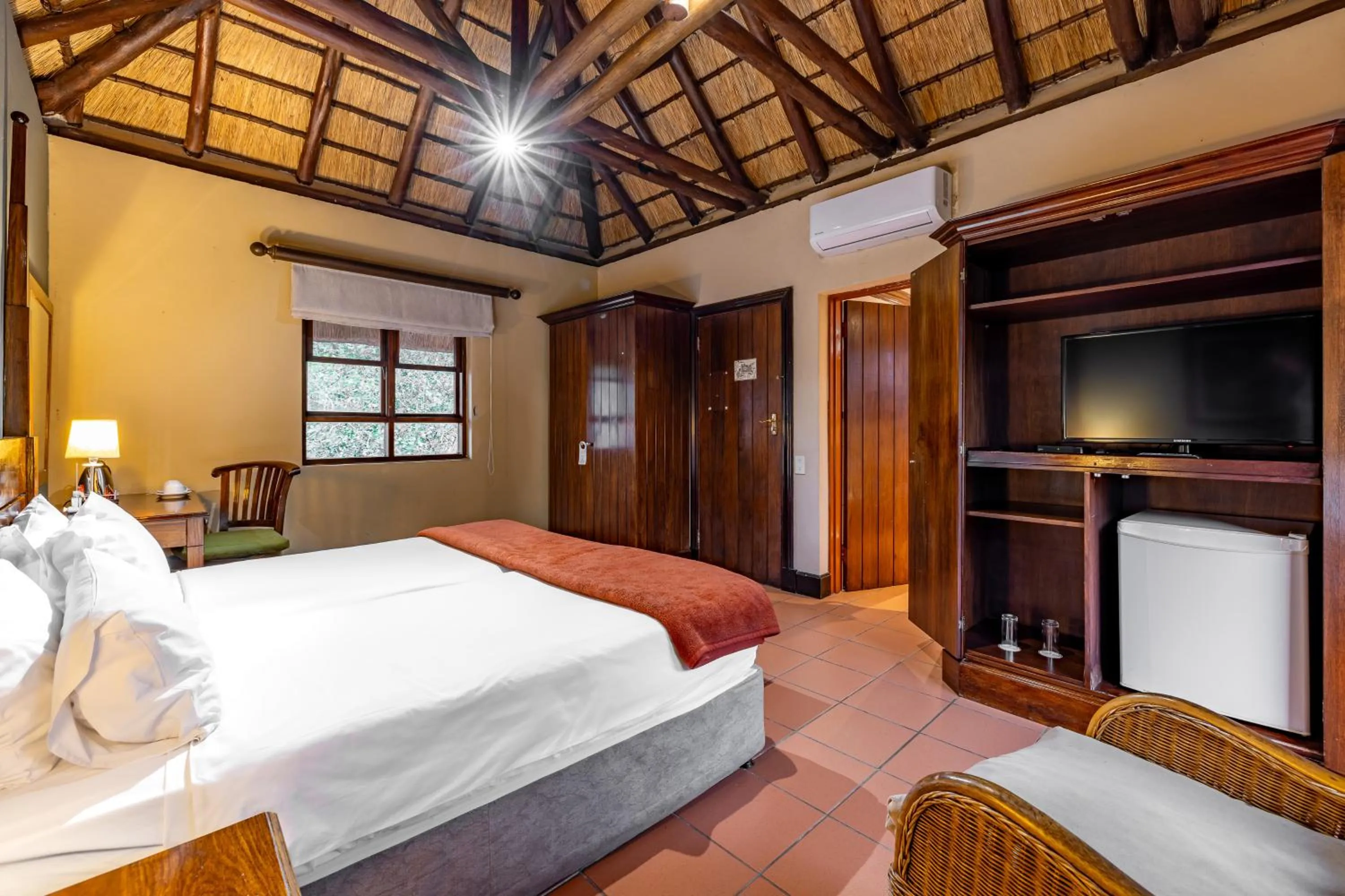Bedroom, Bed in Pestana Kruger Lodge