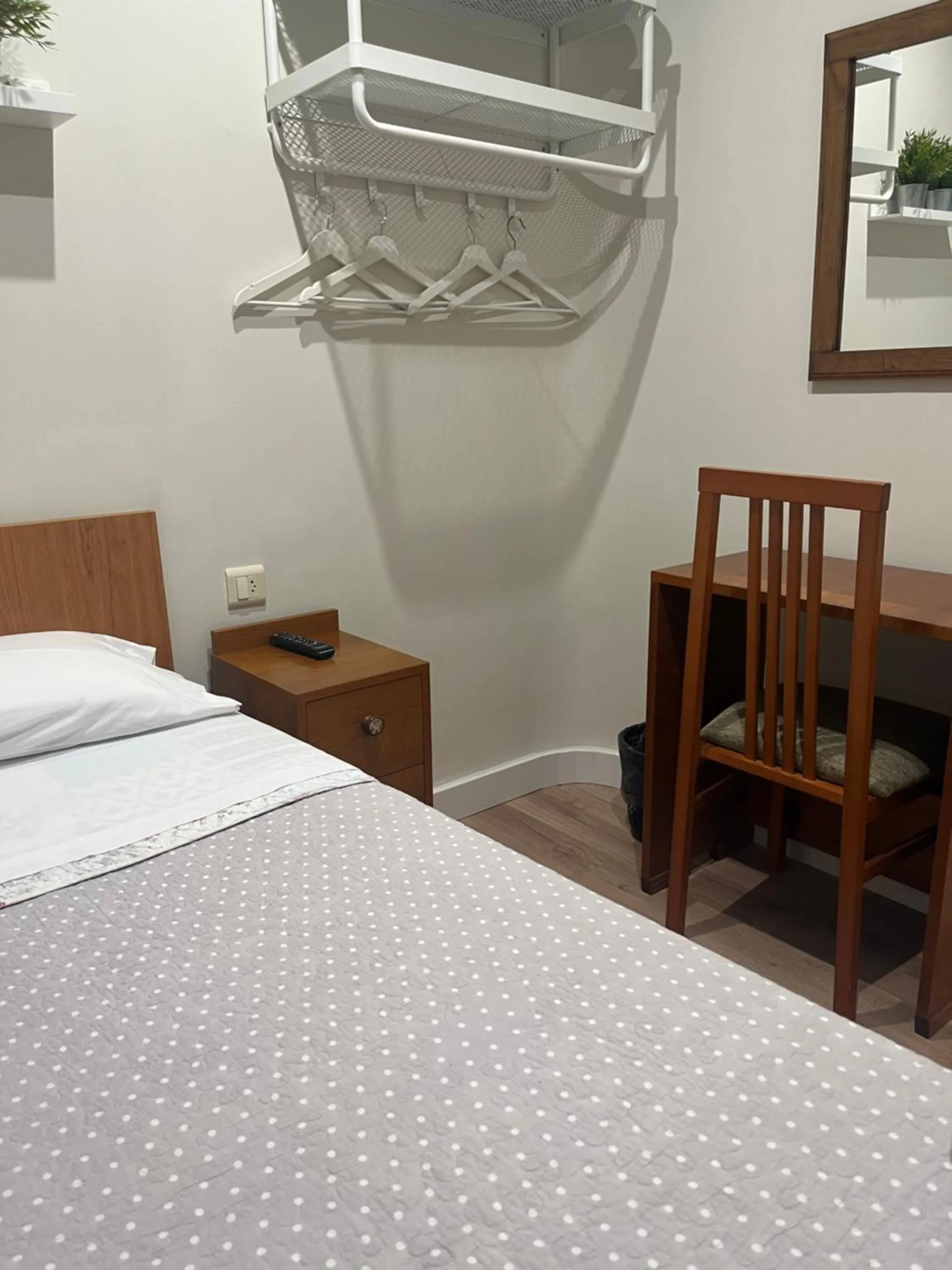 Pension Angelines, Sneuu Hostel Santander