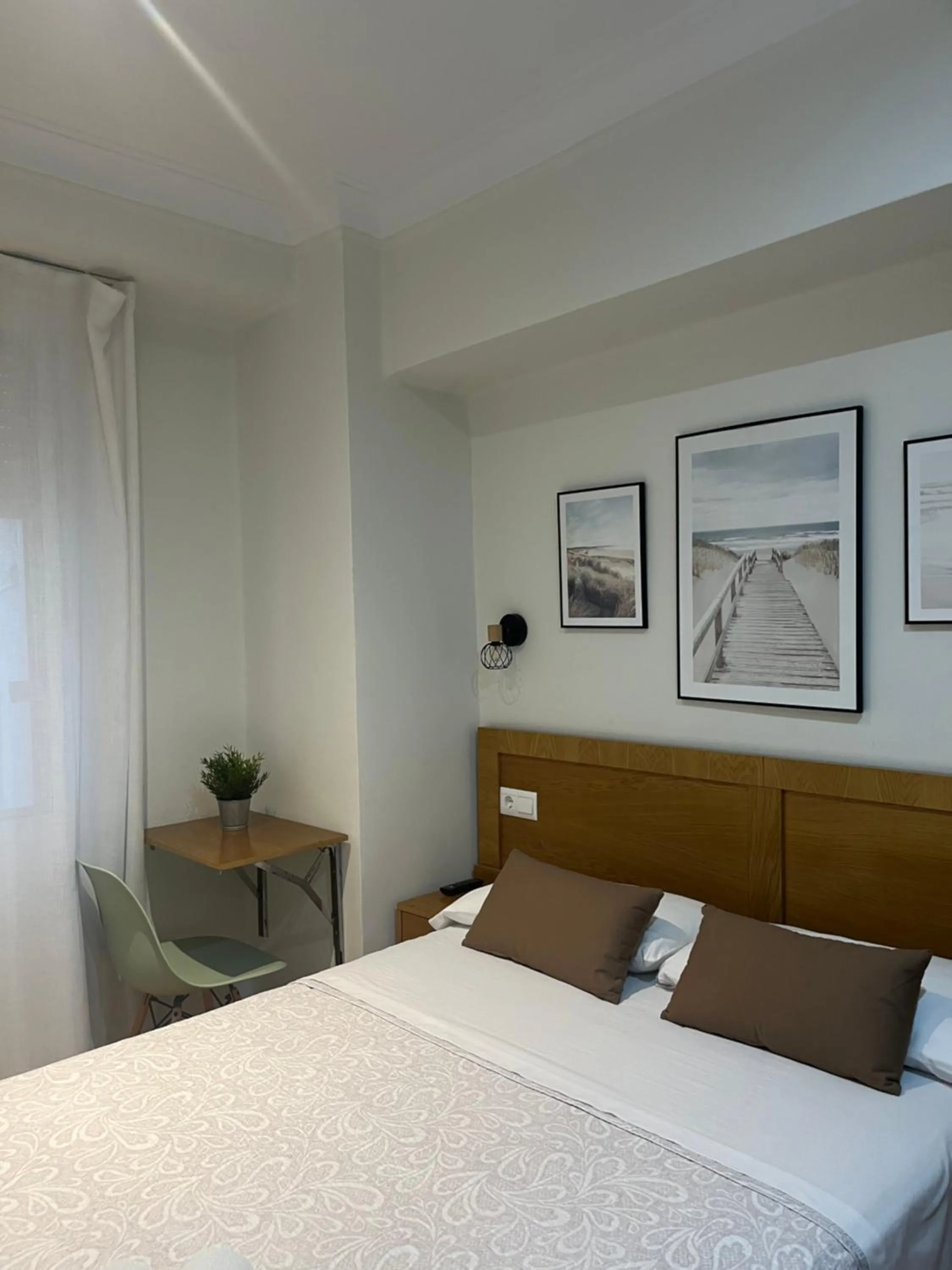 Pension Angelines, Sneuu Hostel Santander