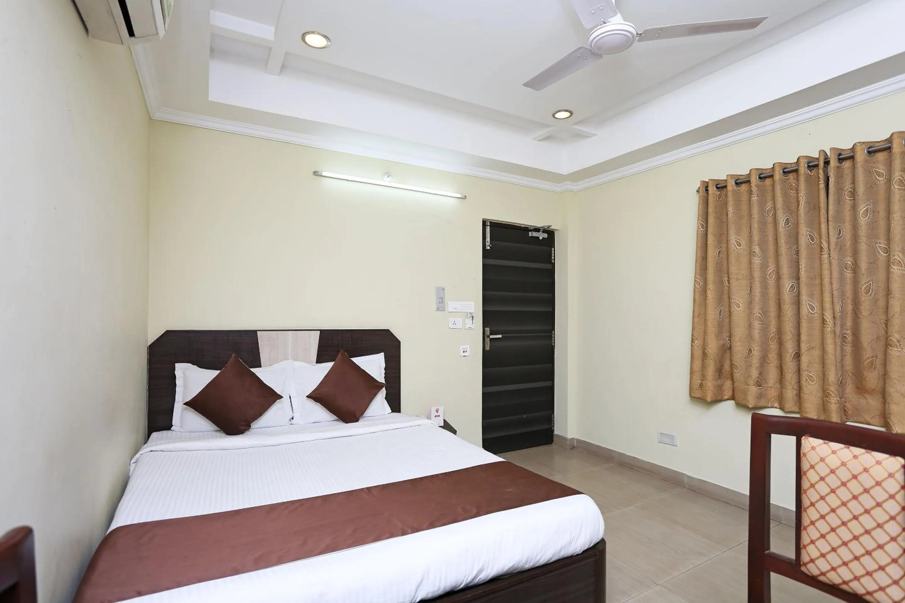 Bedroom, Bed in Hotel O Saraswathi Residency Near SR Nagar Metro Station