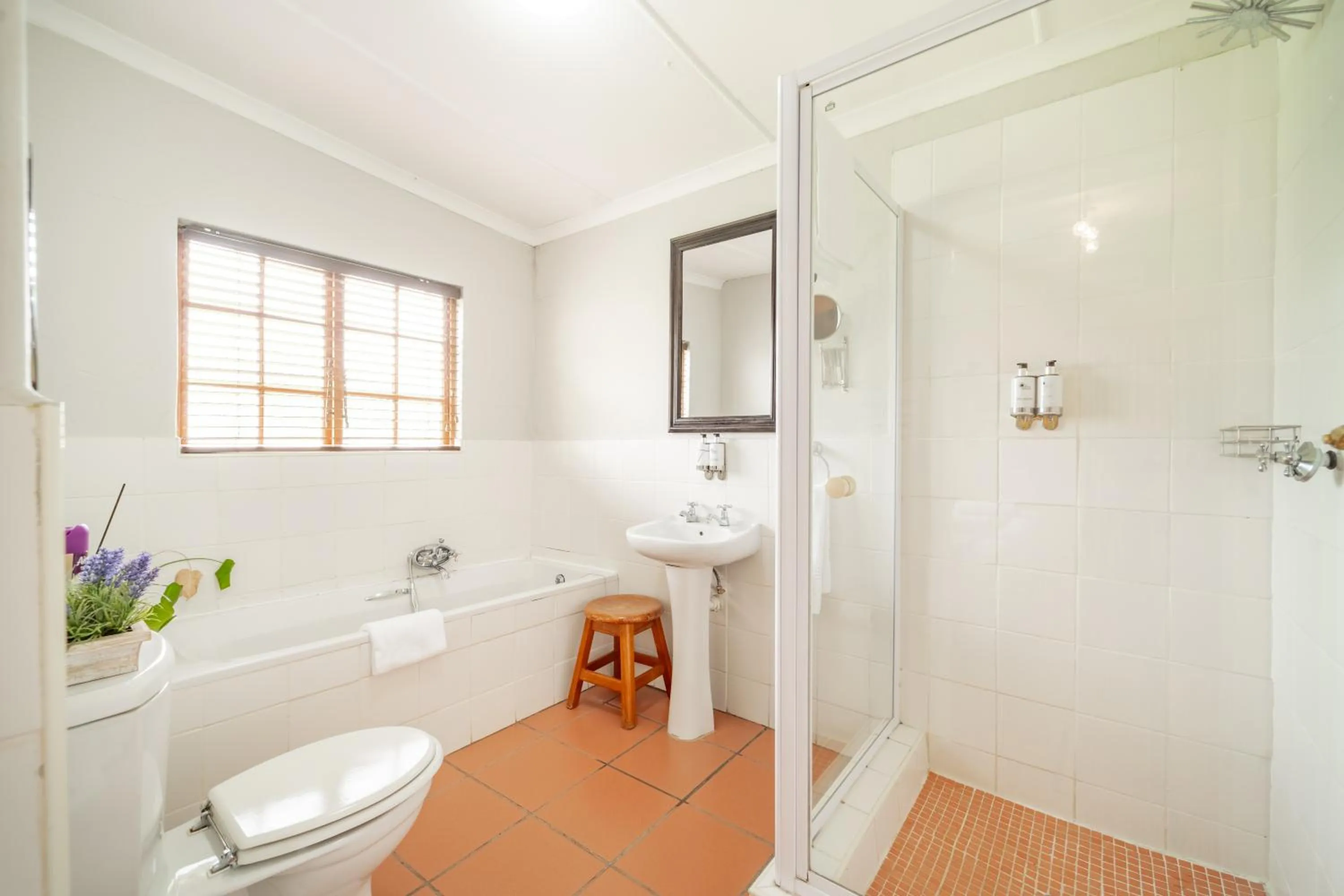 Bathroom in St Ives Lodge