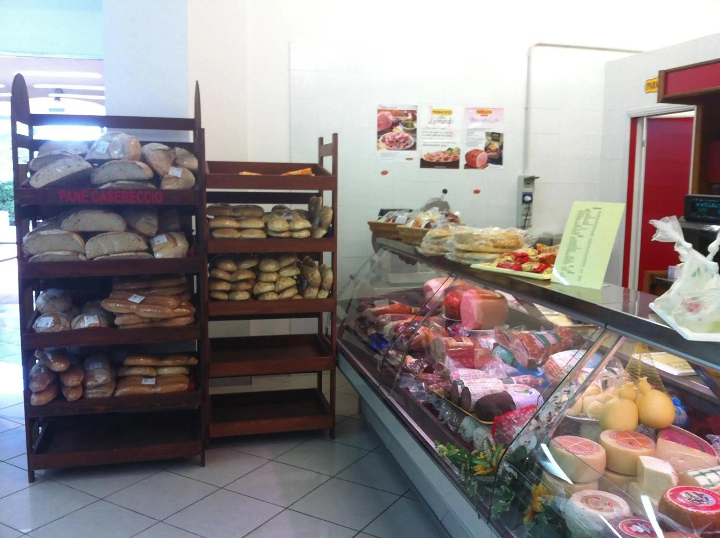 Supermarket/grocery shop in Villaggio Turistico La Mantinera - Residence