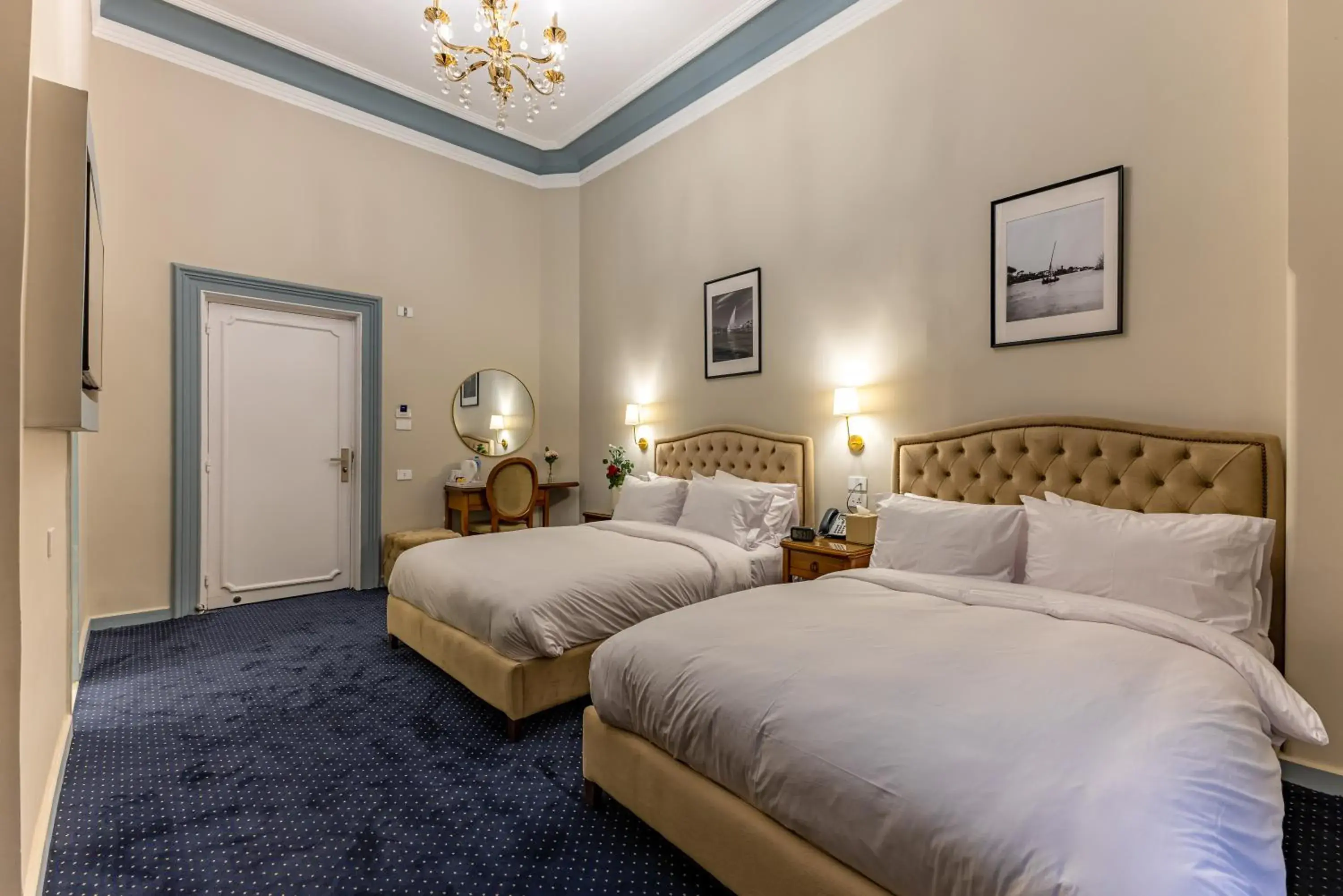 Deluxe Double or Twin Room with City View in Cairo Inn The Royal Deluxe Double or Twin Room with City View in Cairo Inn The Royal